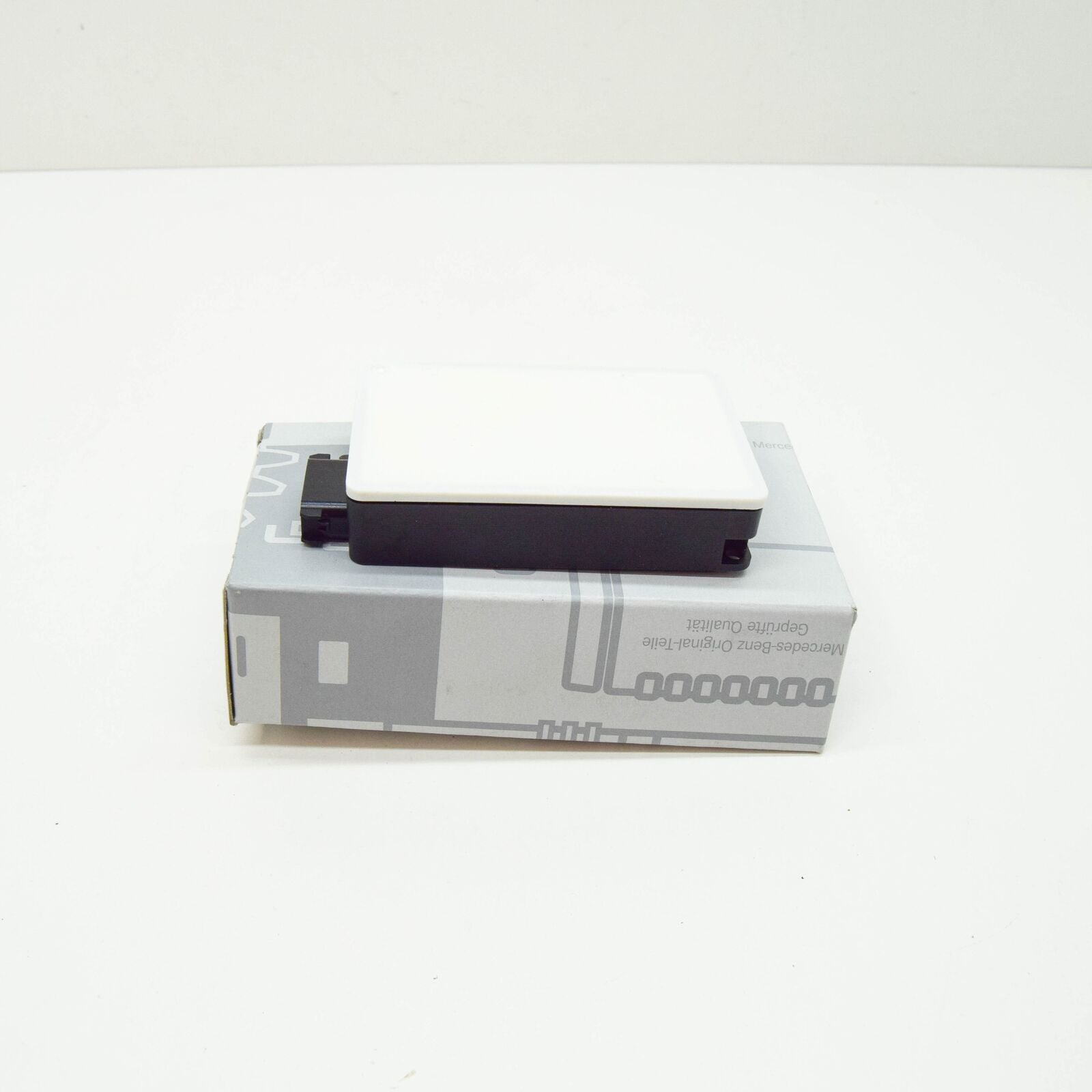 NEW MERCEDES-BENZ GLE W166 BLIND SPORT RADAR SENSOR A0009058104 ORIGINAL