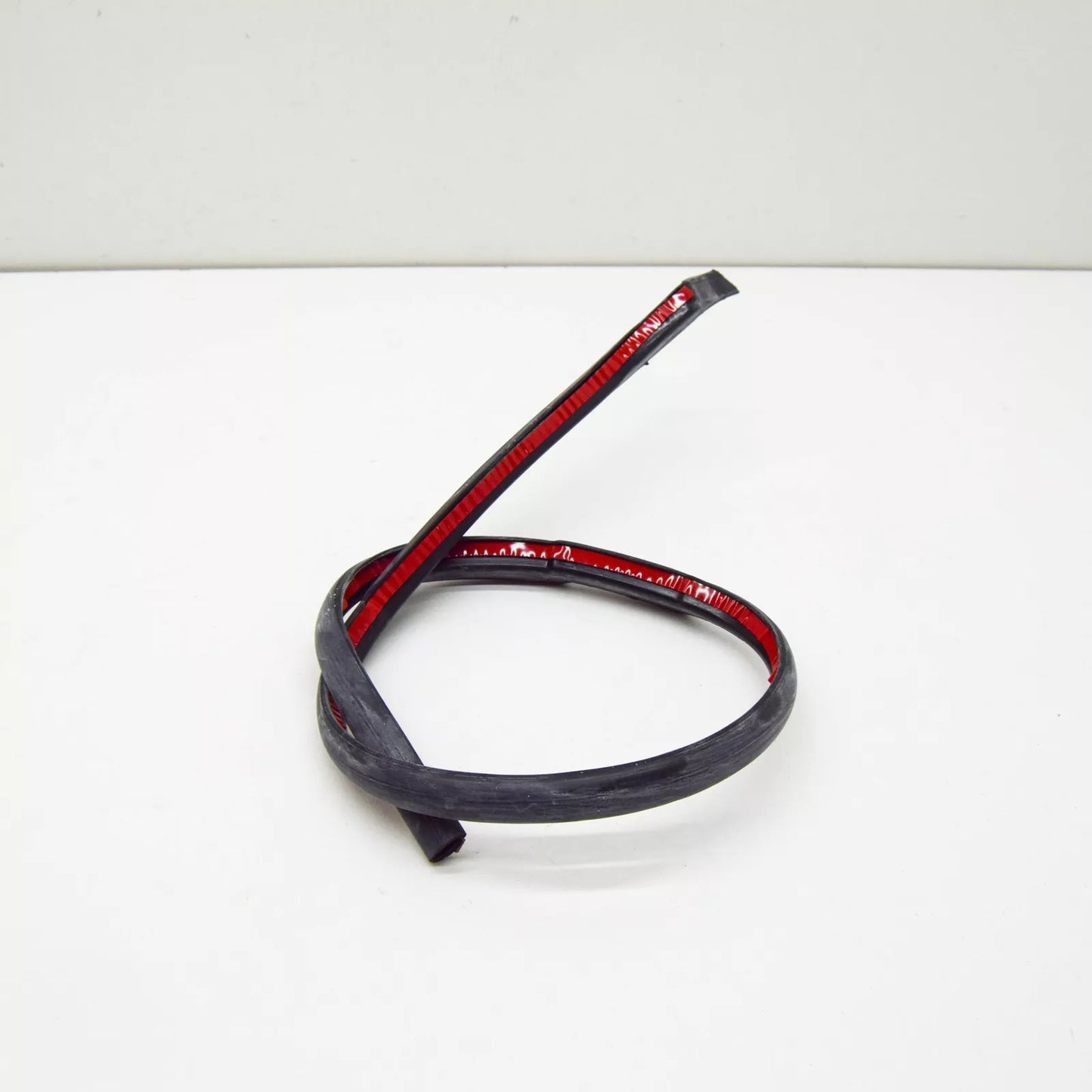 NEW BMW 7 E38 REAR RIGHT DOOR SEAL RUBBER 51228157882 ORIGINAL