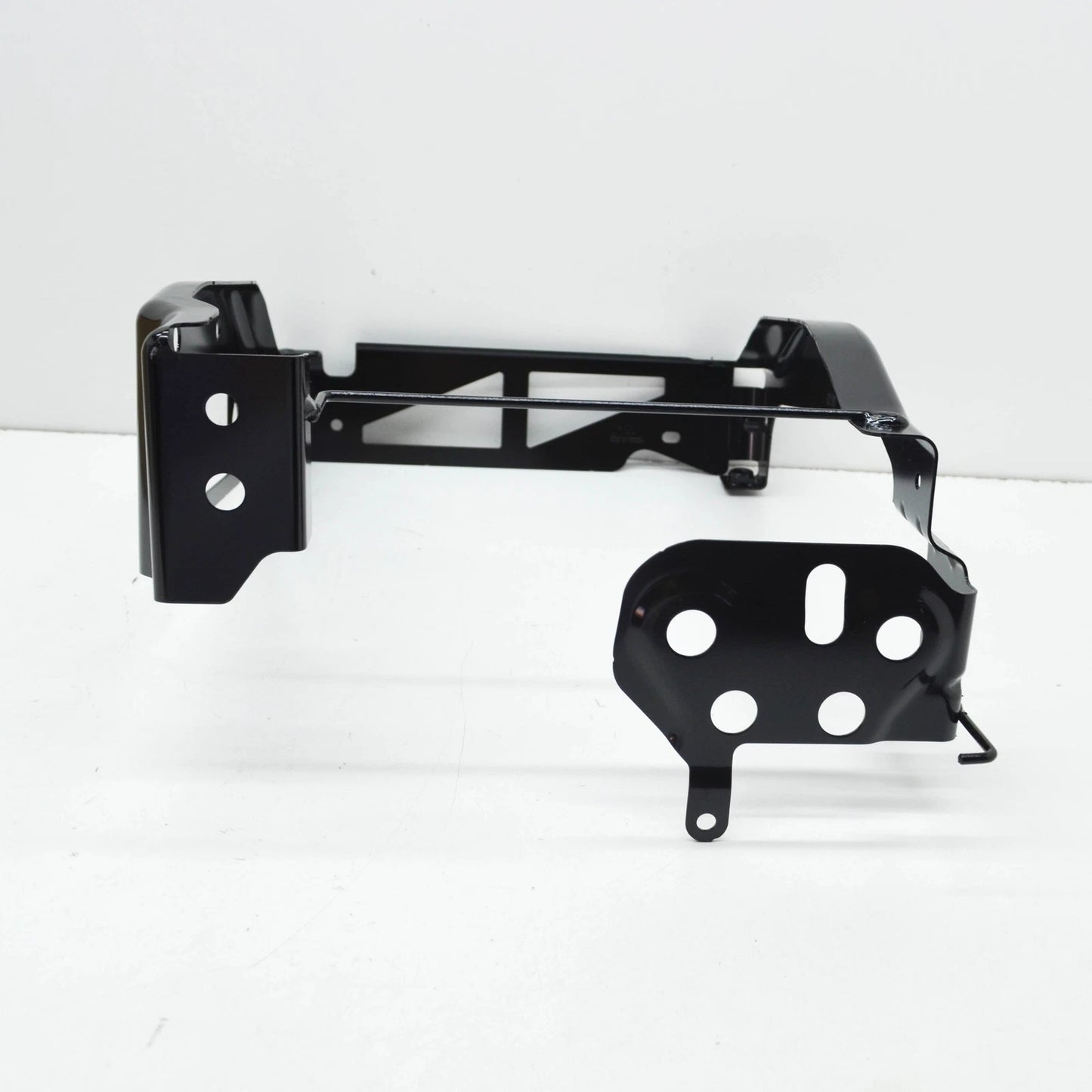 NEW BMW M4 COUPE G82 FRONT RIGHT HEADLIGHT MOUNT PLATE 51118071636 ORIGINAL