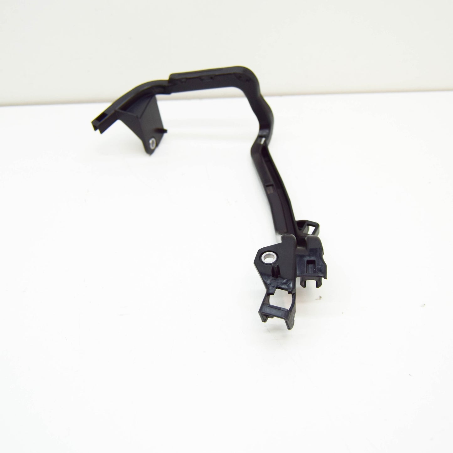 NEW MERCEDES-BENZ GLC C253 POSITIVE BATTERY WIRE DUCT CABLE GUIDE A2055461500