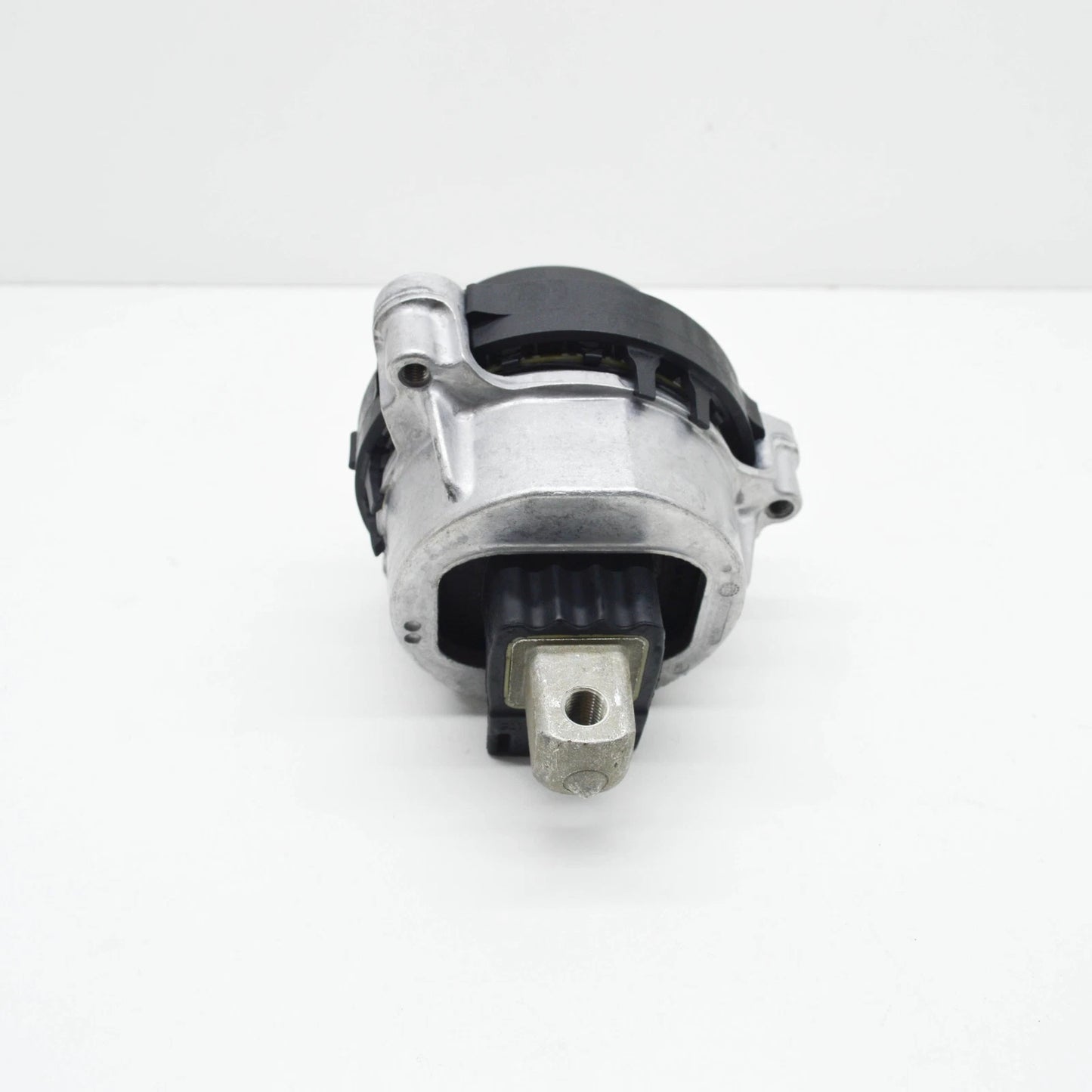 NEW BMW 5 G30 RIGHT SIDE ENGINE MOUNT 22116860500 6860500 ORIGINAL