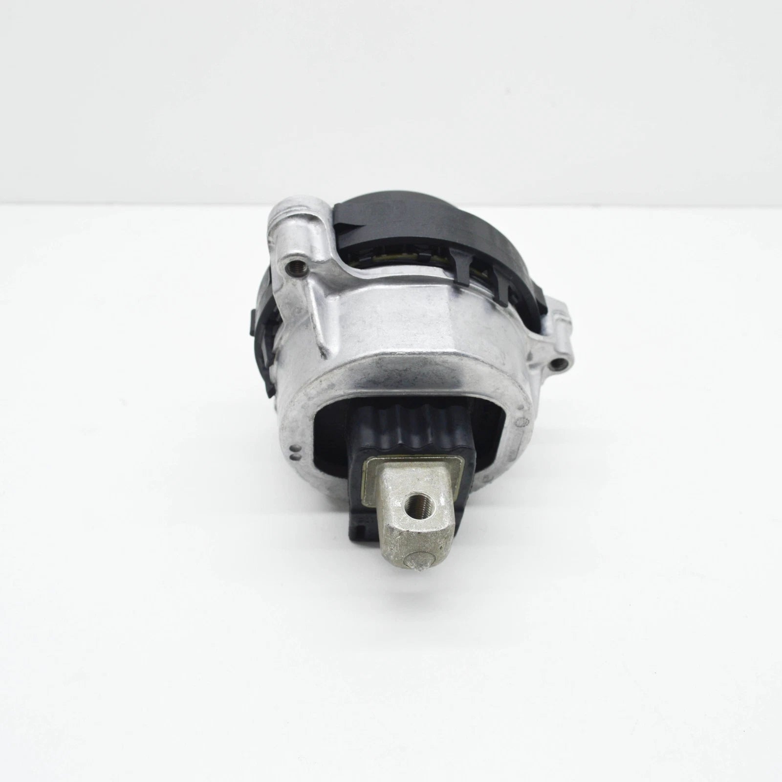 NEW BMW 5 G30 RIGHT SIDE ENGINE MOUNT 22116860500 6860500 ORIGINAL