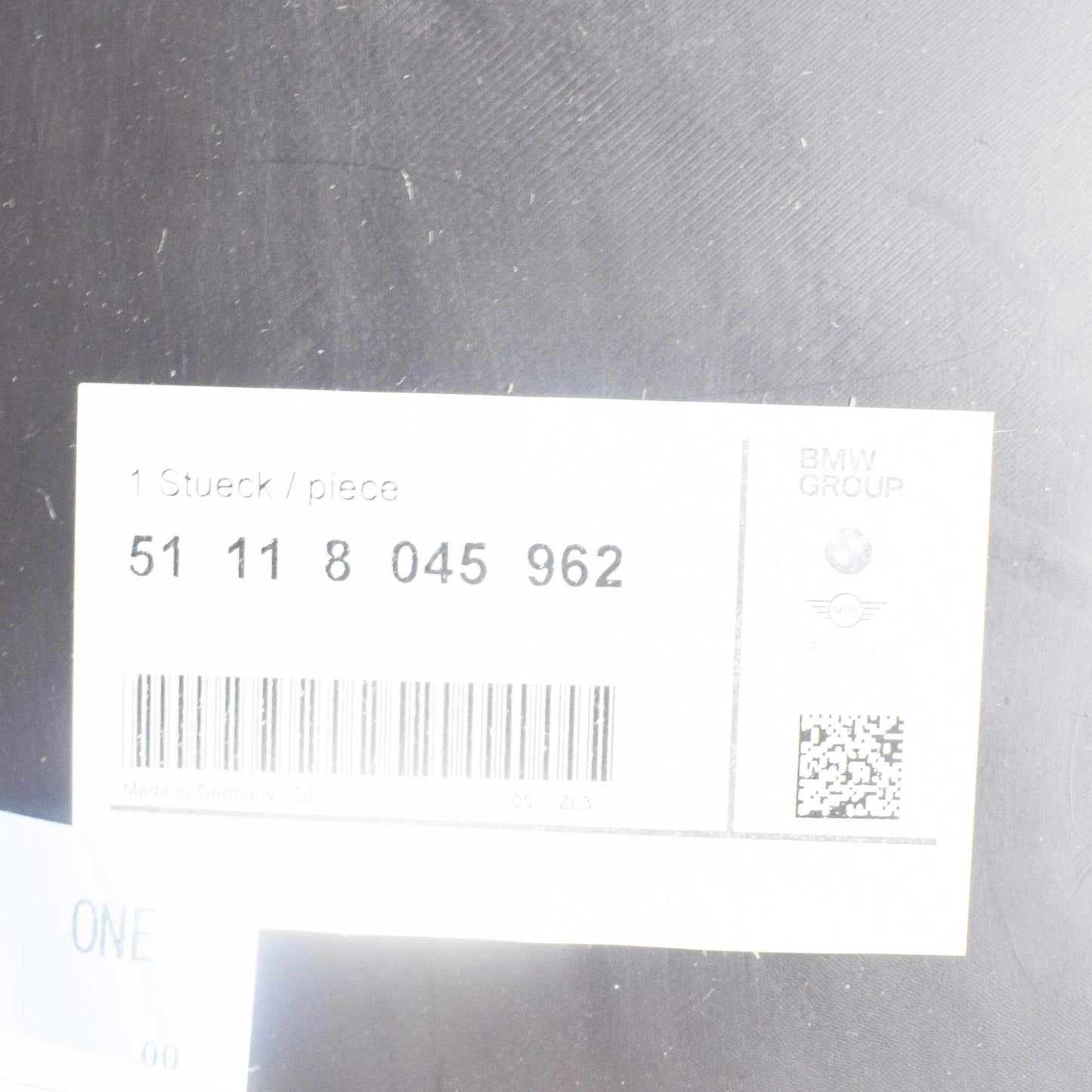 NEW BMW 1 E82 FRONT RIGHT MUD SPLASH GUARD FRONT PART 51118045962 ORIGINAL