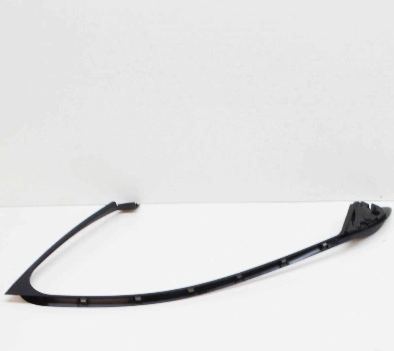 NEW BMW X1 F48 FRONT LEFT DOOR WINDOW FRAME COVER 51337435817 7435817 ORIGINAL