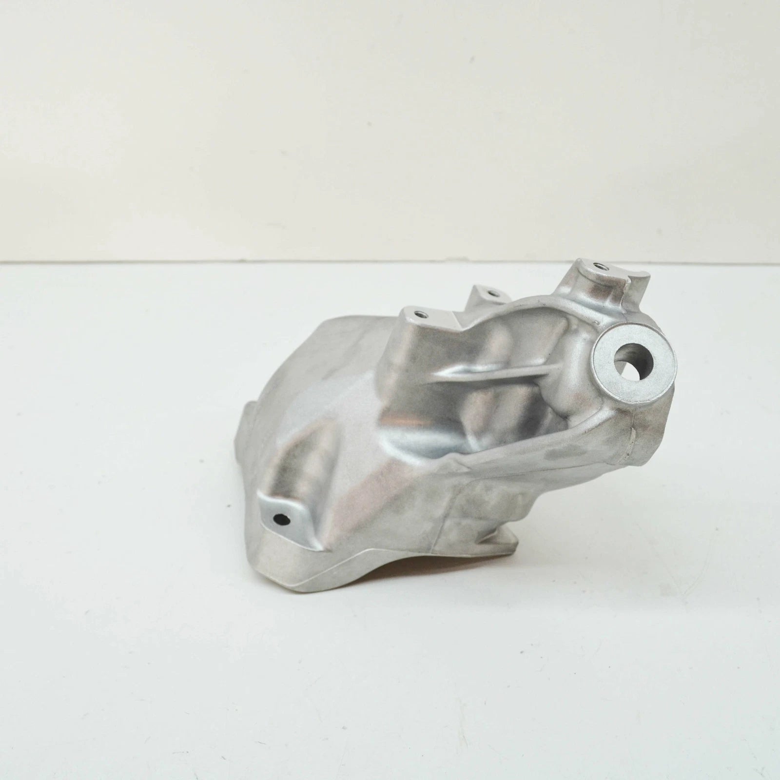 NEW MERCEDES-BENZ S W222 RIGHT ENGINE MOUNT A2562230400 ORIGINAL