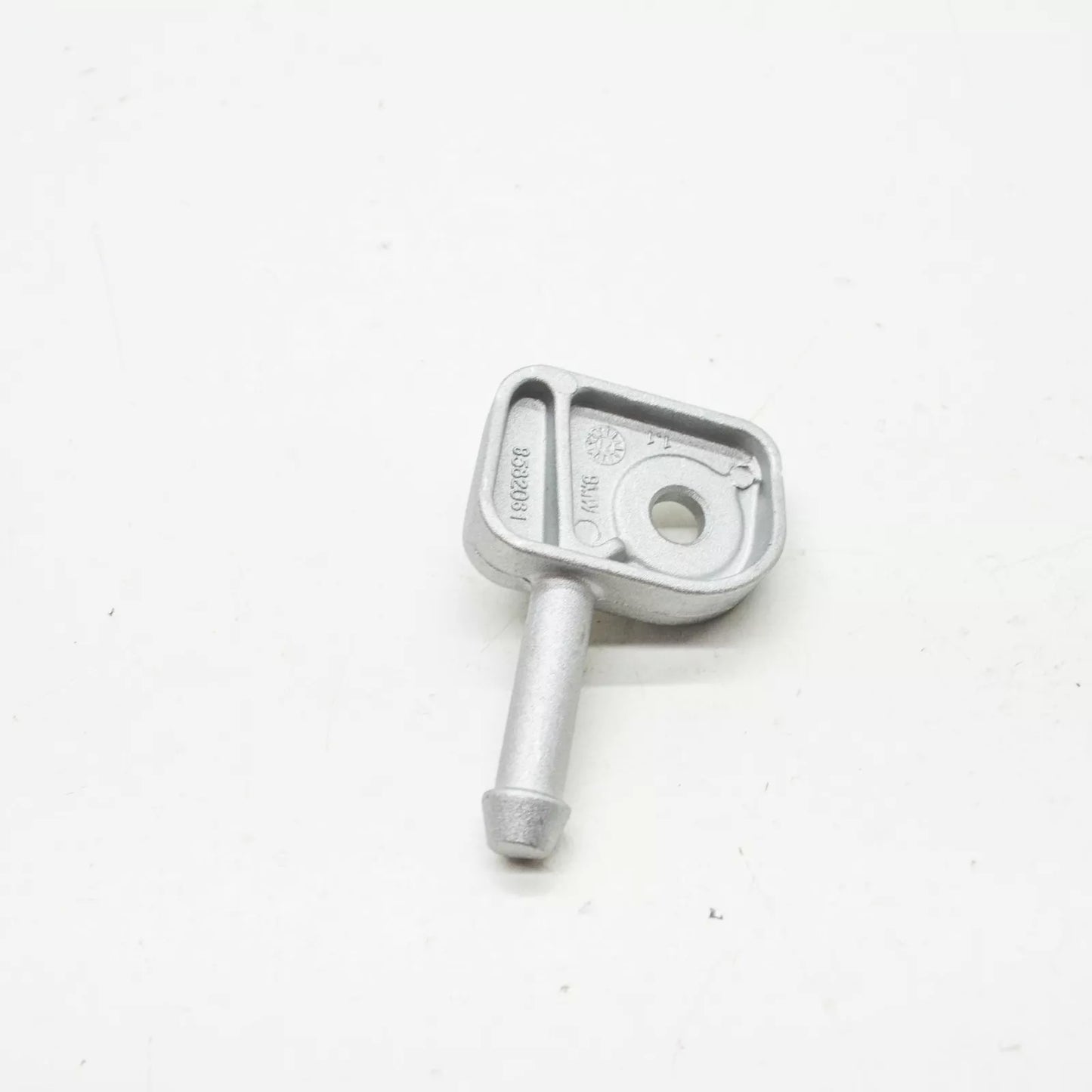 NEW BMW 5 G30 REAR RIGHT EXHAUST HANGER BRACKET 8582061 18308582061 ORIGINAL