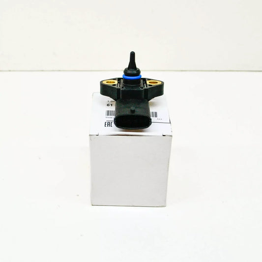 NEW BMW M5 E60 FUEL PRESSURE SENSOR 61357834411 7834411 ORIGINAL