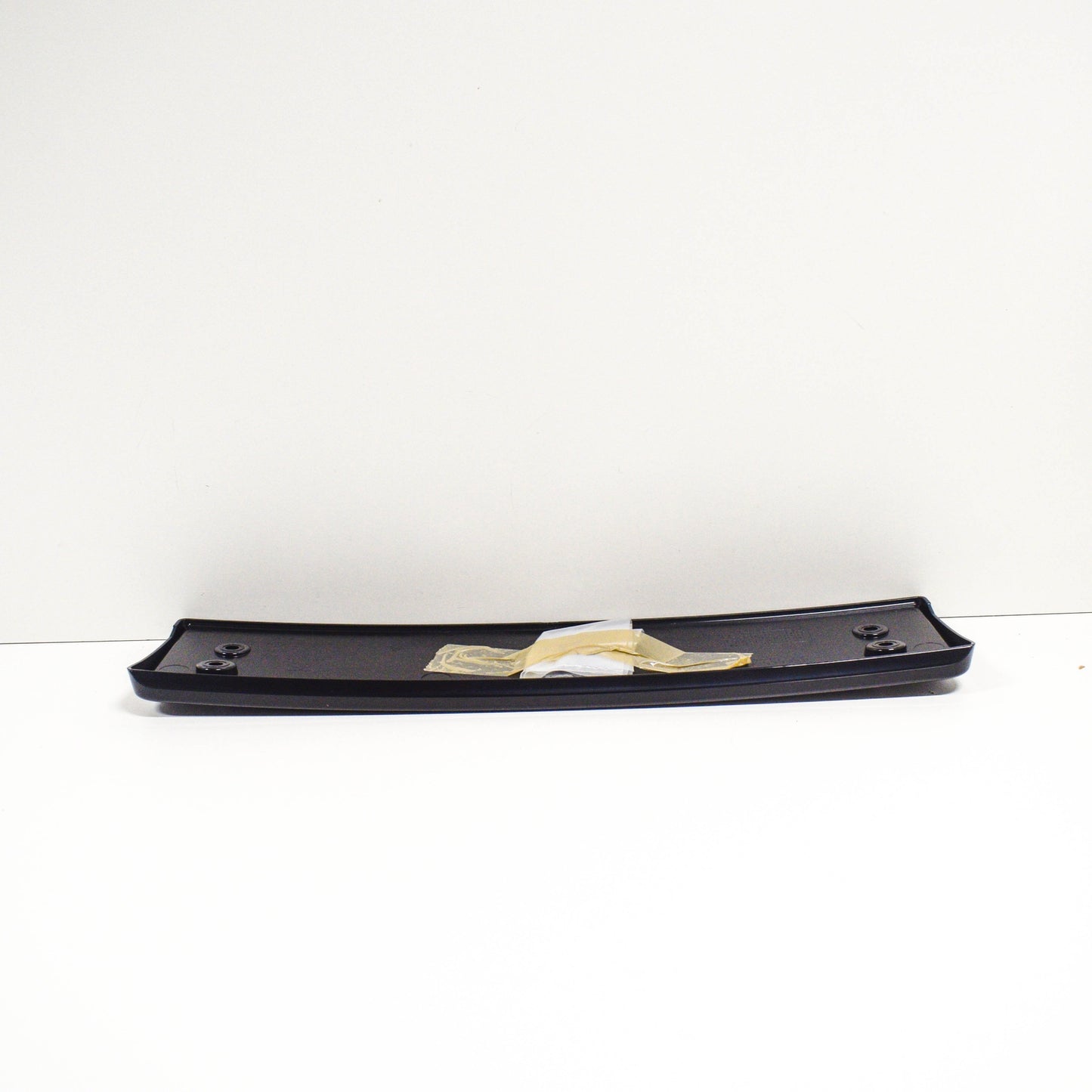 NEW VW TOUAREG 7P FRONT BUMPER NUMBER LICENSE PLATE HOLDER 7P6807287E ORIGINAL