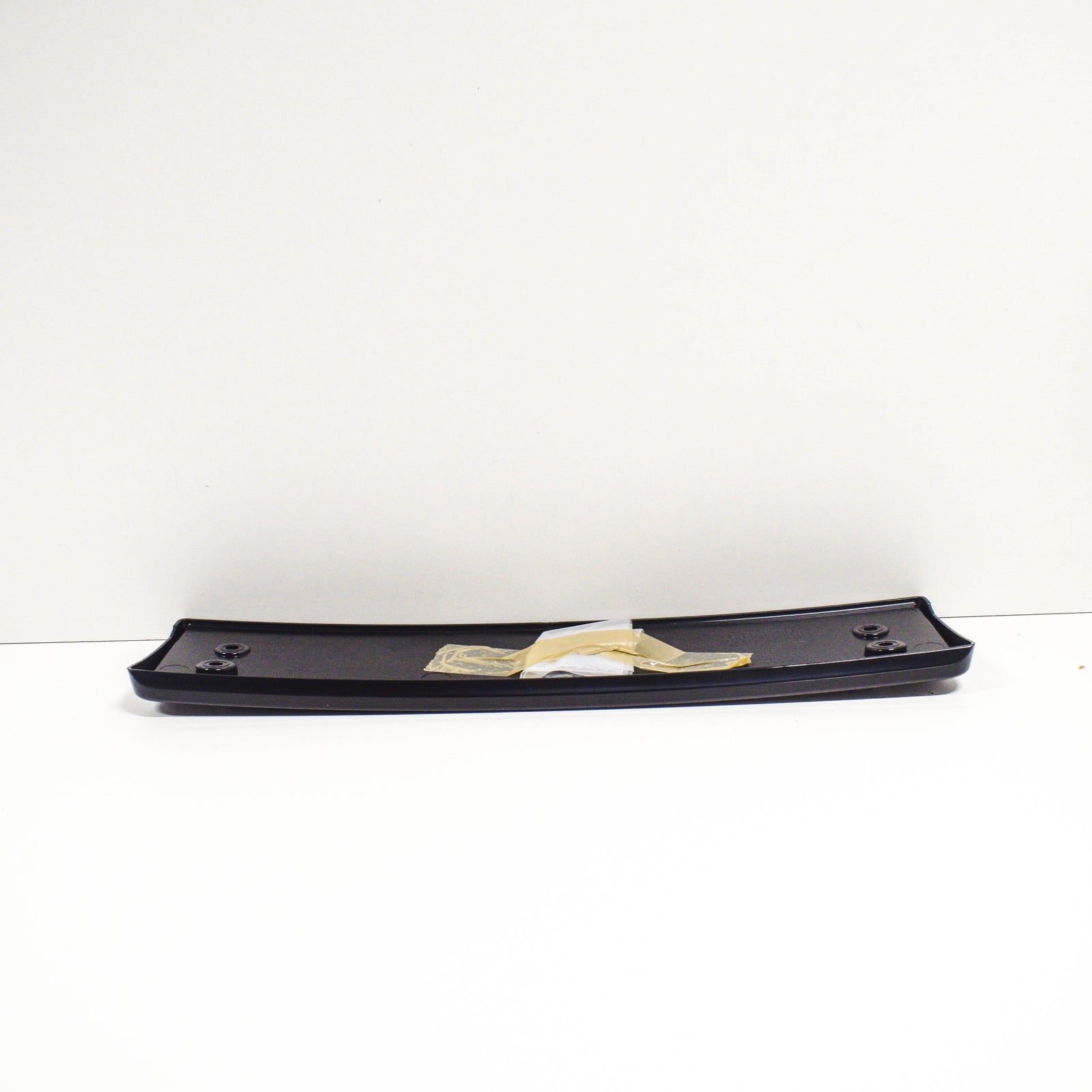 NEW VW TOUAREG 7P FRONT BUMPER NUMBER LICENSE PLATE HOLDER 7P6807287E ORIGINAL