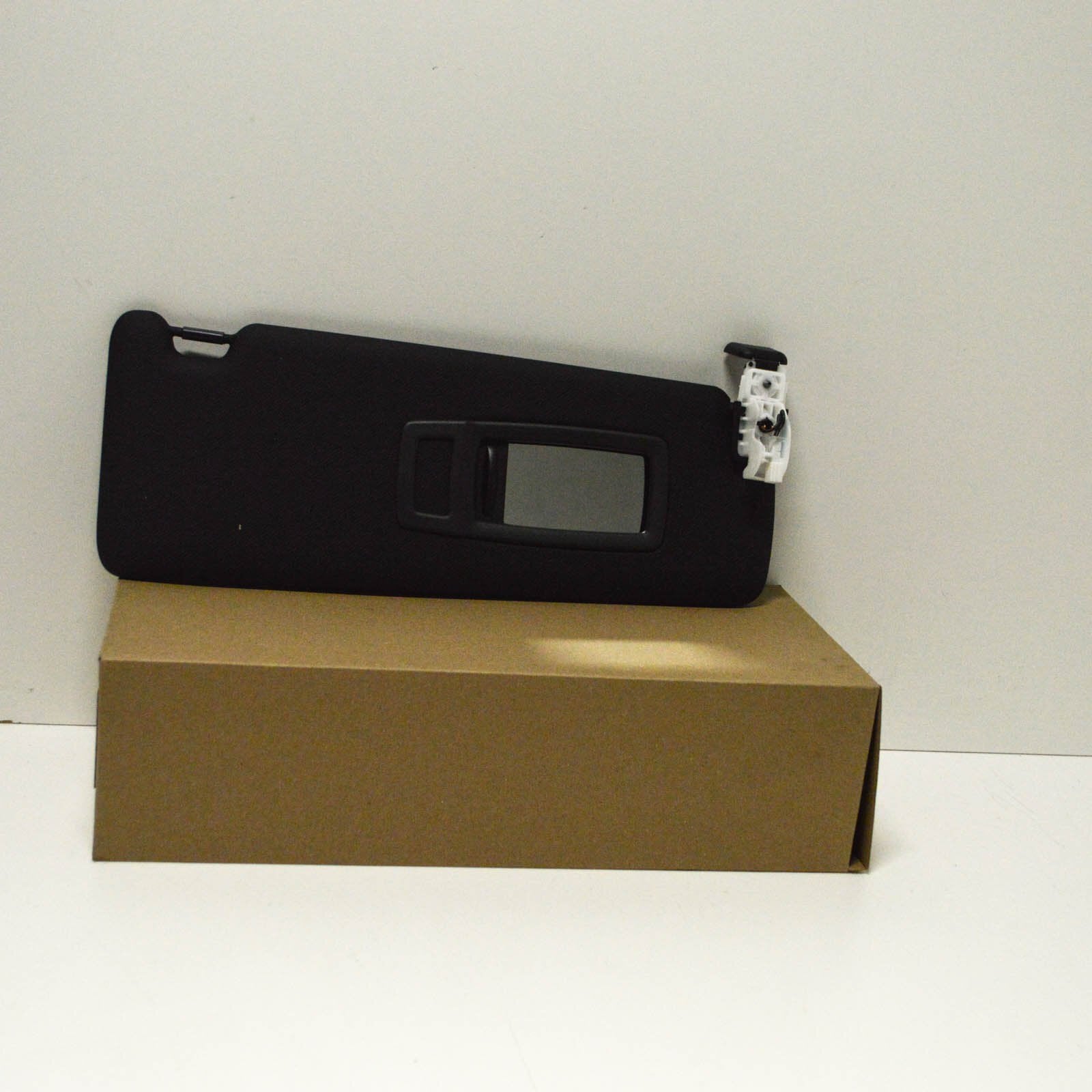 new bmw 3 f30 right side sun visor 8061314 51168061314 2013 original