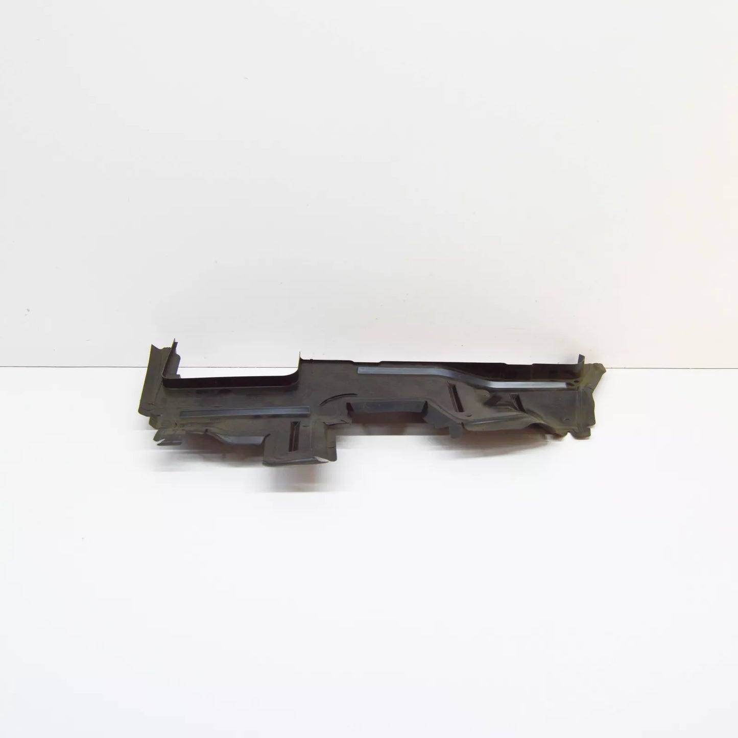 NEW AUDI A6 C7 RADIATOR RIGHT AIR GUIDE 4G0121284BF