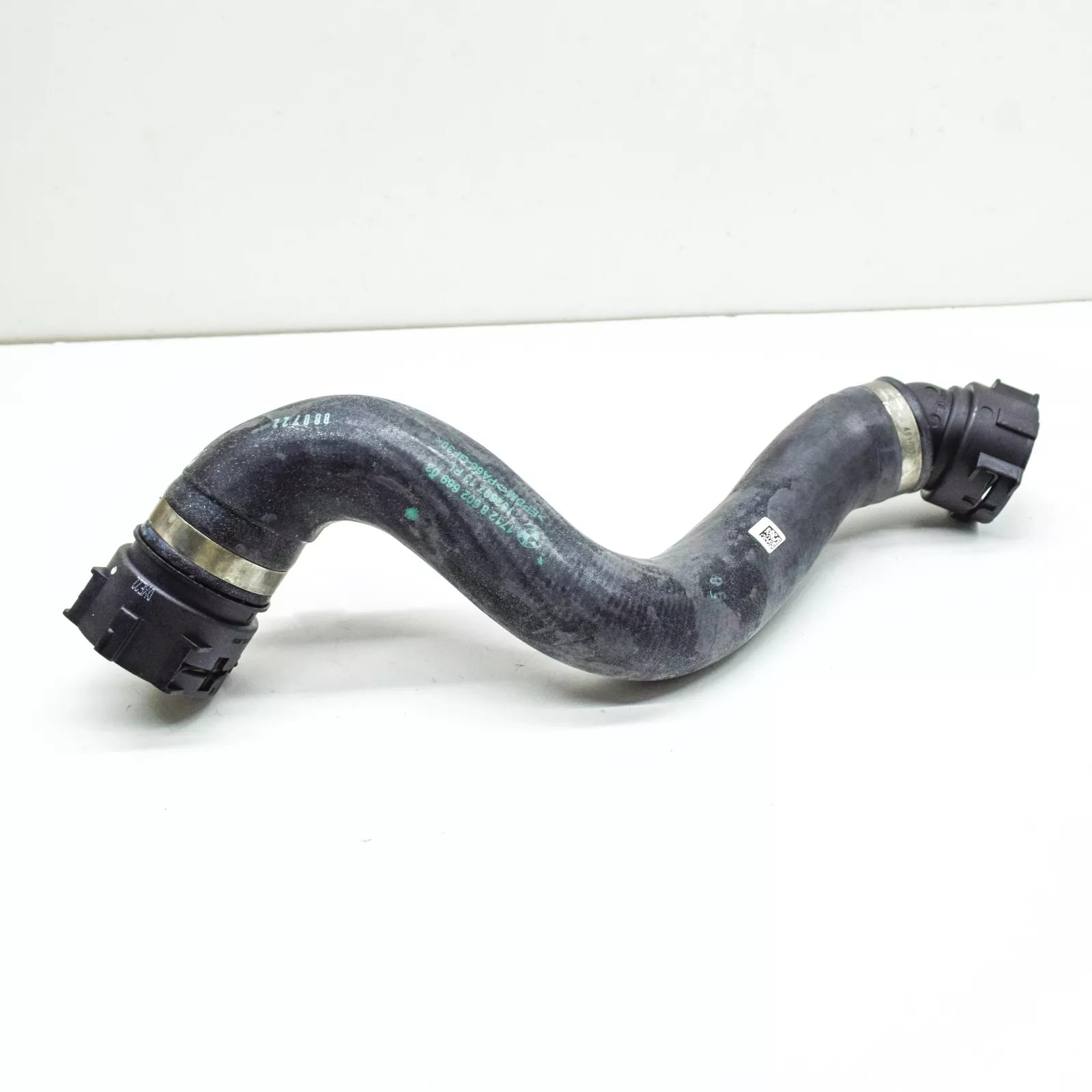 NEW BMW 5 G30 RIGHT WATER COOLANT RADIATOR HOSE 17128602669 ORIGINAL