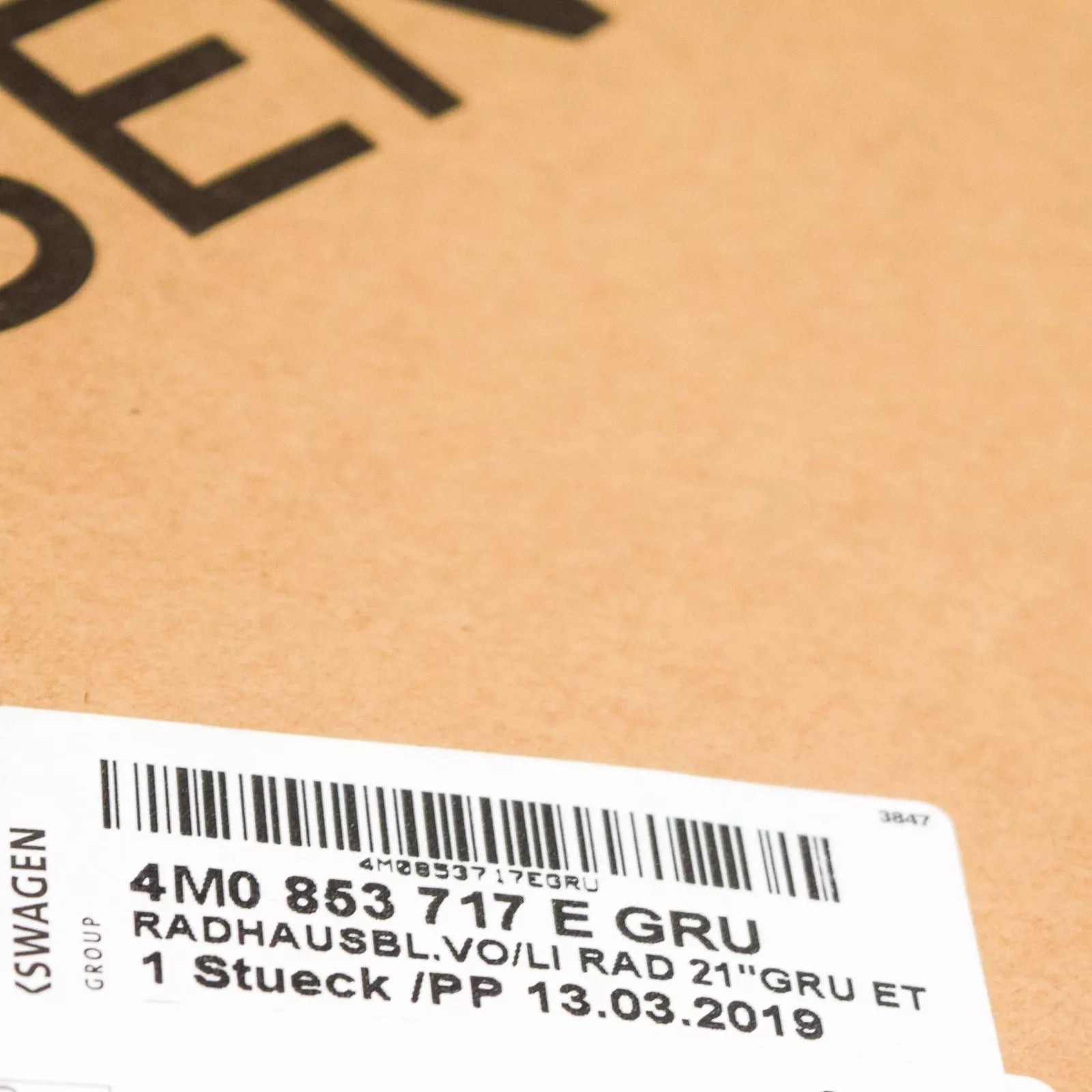 NEW AUDI Q7 4M FRONT LEFT WHEEL ARCH MOULDING TRIM 4M0853717EGRU ORIGINAL