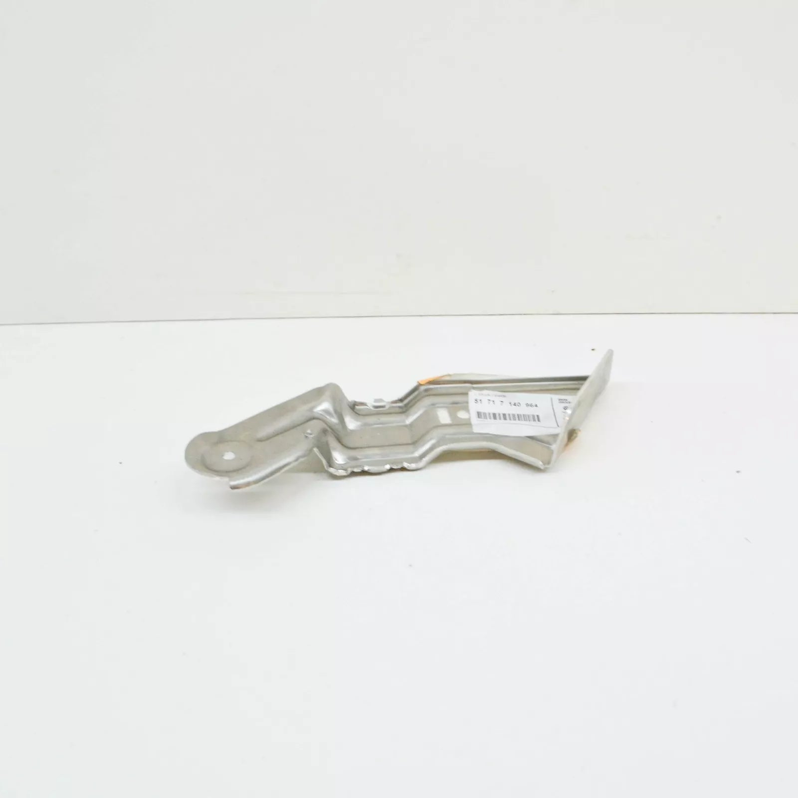 NEW BMW 5 E60 FRONT RIGHT WHEEL HOUSING COVERING BRACKET 51717140964 ORIGINAL