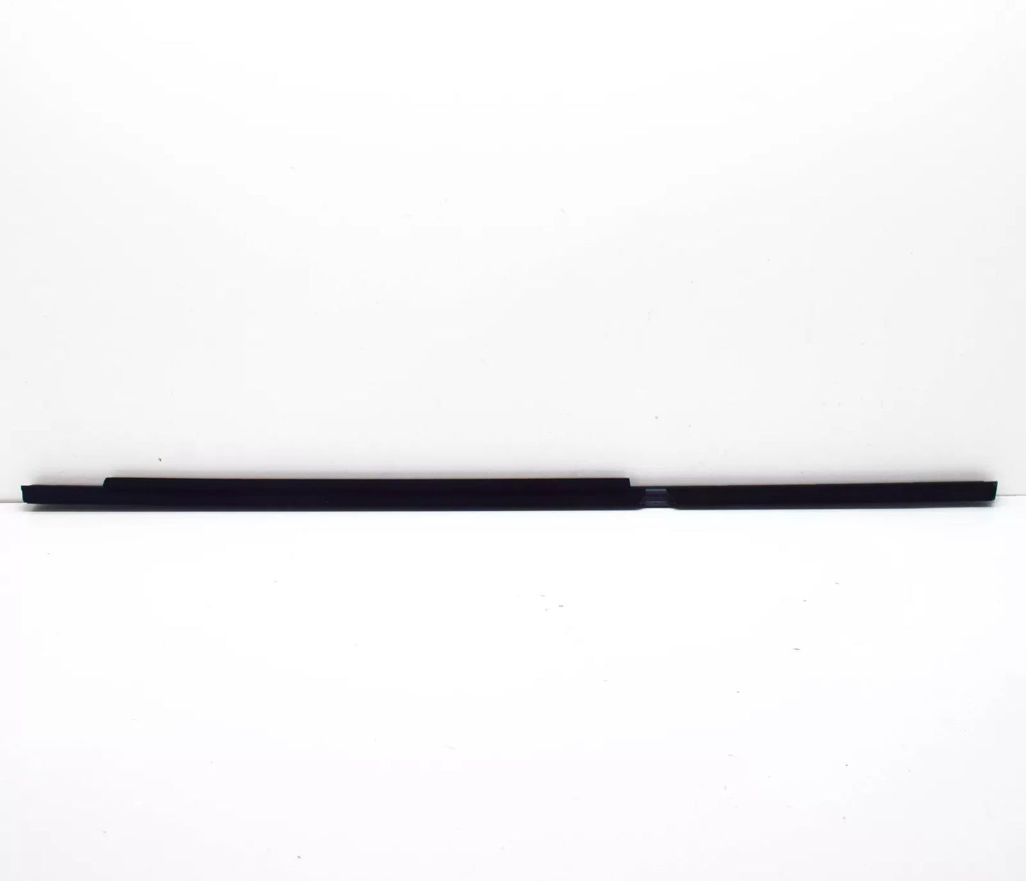 NEW MB CLA C118 REAR LEFT DOOR WINDOW OUTER SEALING RAIL A1187301900 ORIGINAL