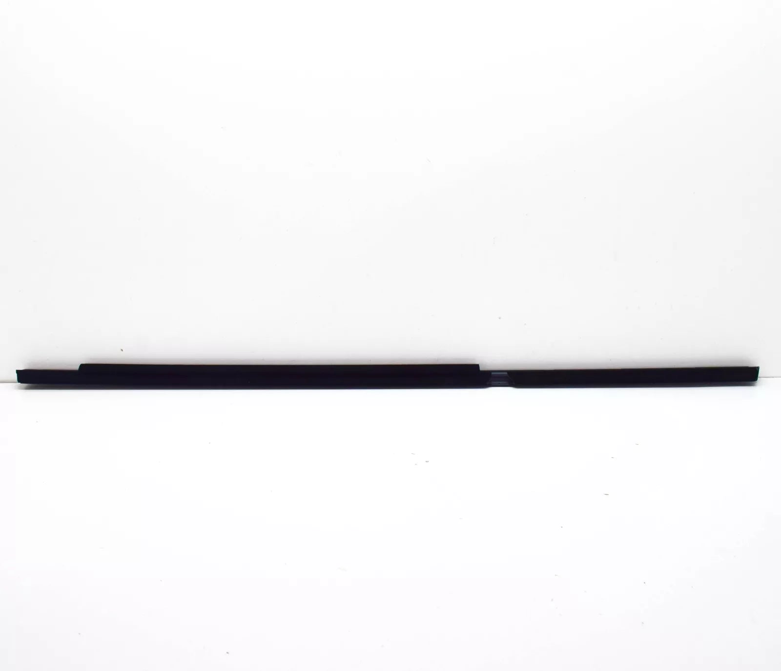 NEW MB CLA C118 REAR LEFT DOOR WINDOW OUTER SEALING RAIL A1187301900 ORIGINAL