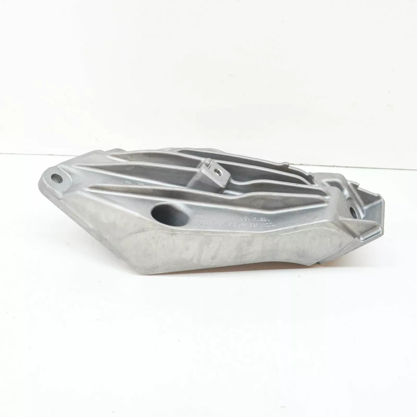 NEW BMW 5 G30 LEFT SIDE ENGINE BRACKET MOUNT 22116861555 6861555 ORIGINAL