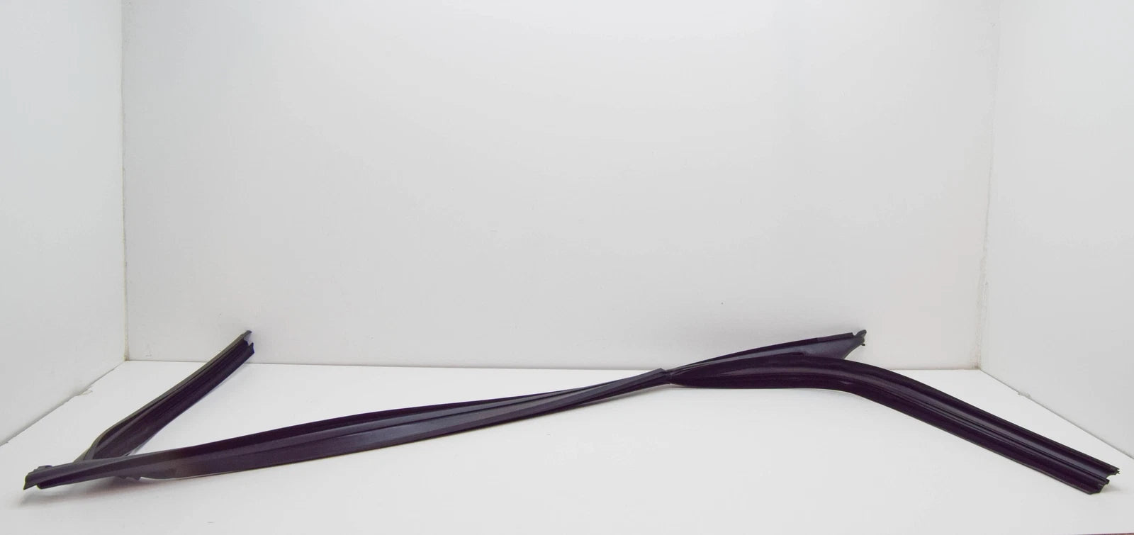 NEW BMW 1 F20 FRONT LEFT DOOR WINDOW GUIDE 7376385 51337376385 ORIGINAL