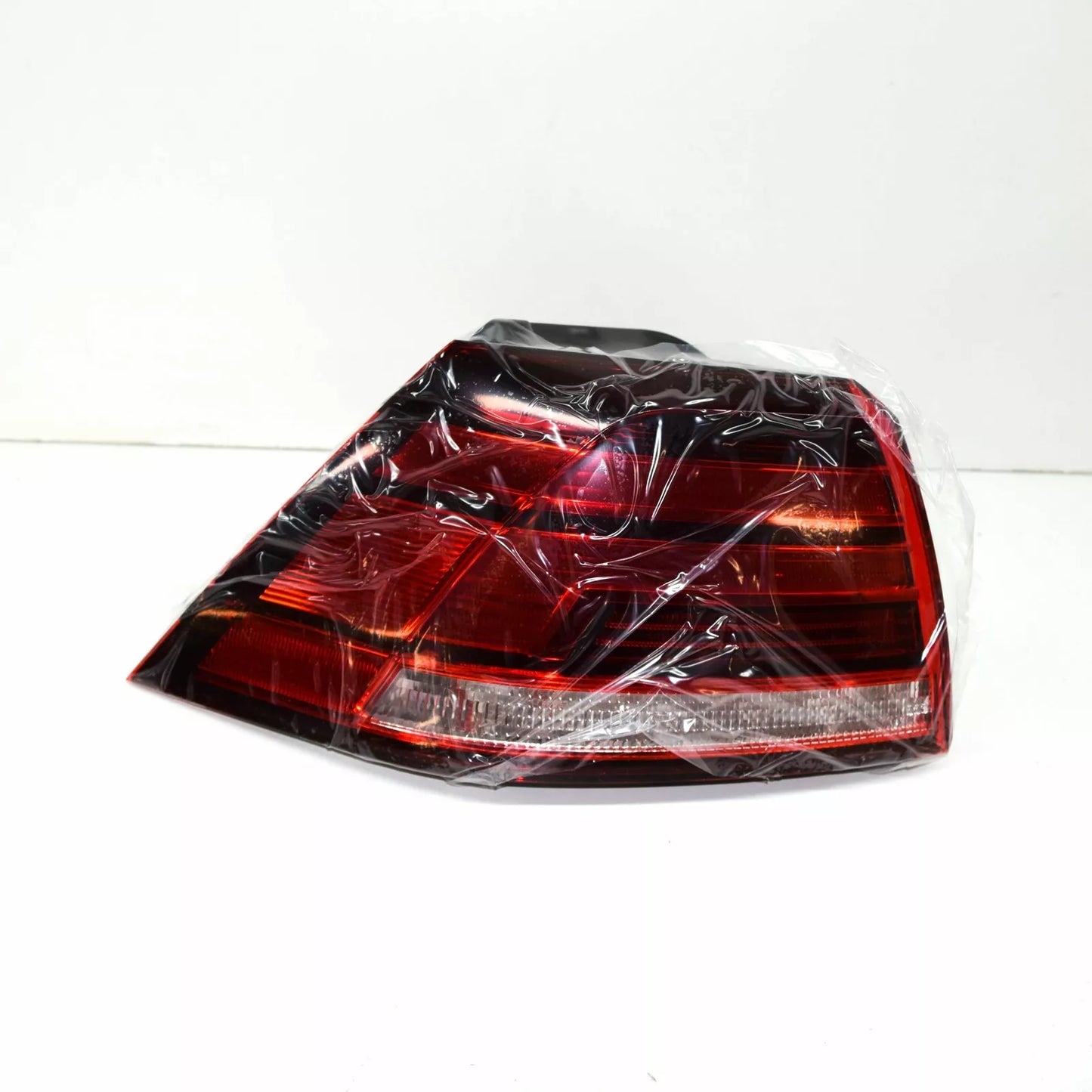 NEW VOLKSWAGEN GOLF MK7 5G REAR LEFT LED OUTER TAILLIGHT 5G0945095Q ORIGINAL