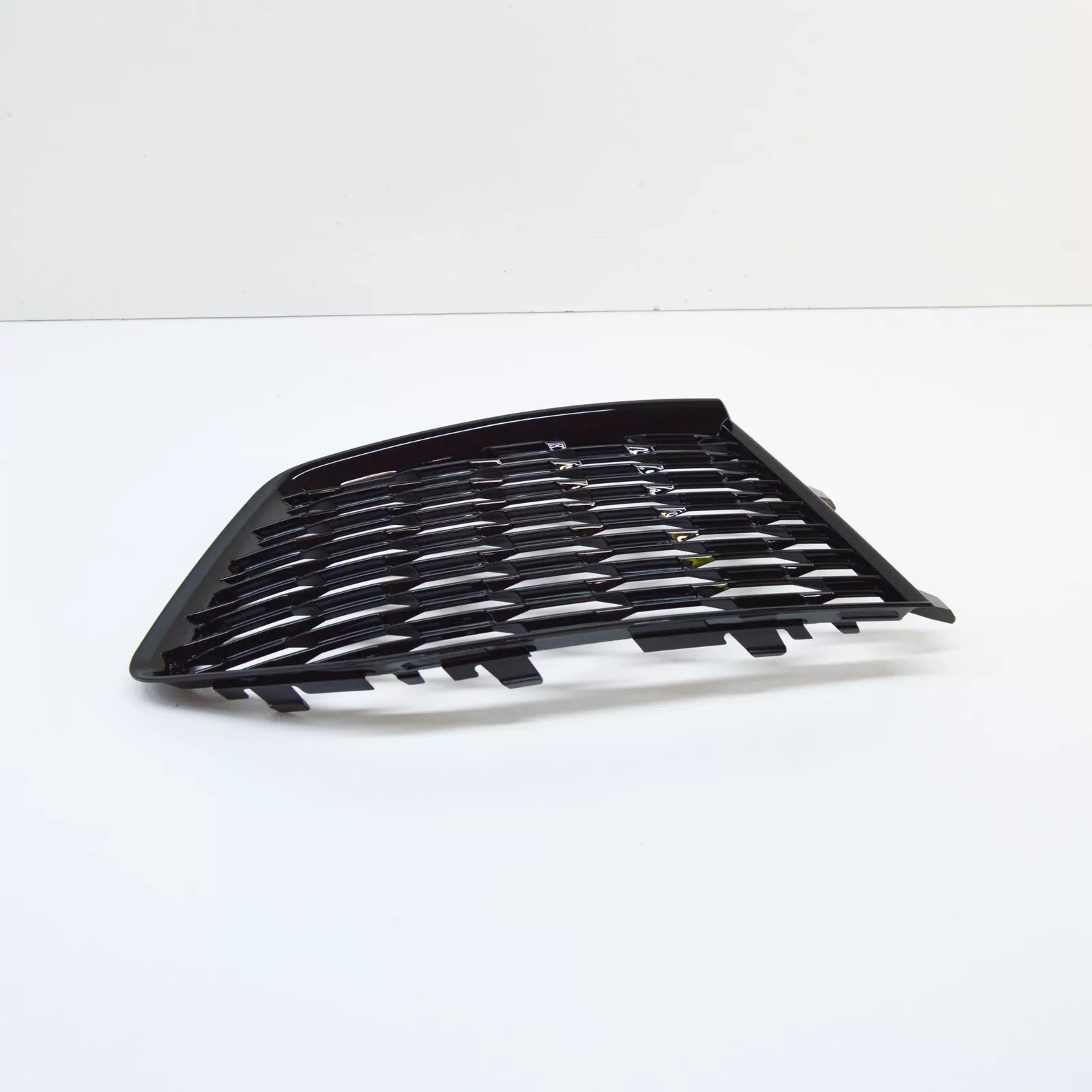 NEW AUDI RS Q3 8U FRONT LEFT AIR GUIDE GRILLE 8U0807681MT94