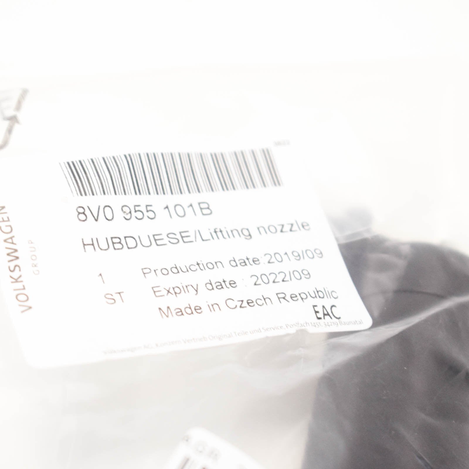 NEW AUDI A3 8V LEFT HEADLIGHT WASHER PUMP 8V0955101B ORIGINAL