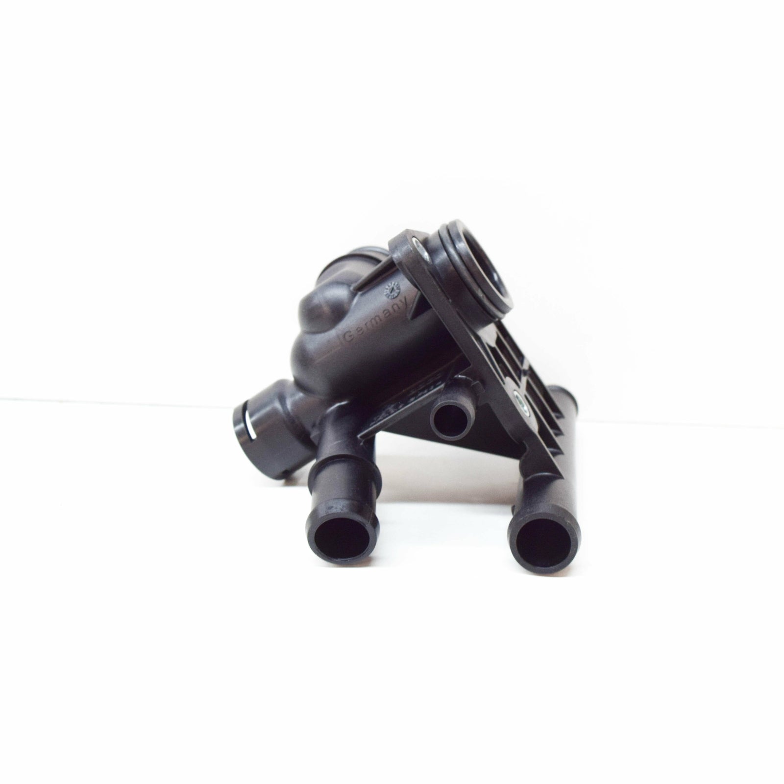 NEW AUDI A1 8X COOLANT WATER CONNECTION 06F121132H ORIGINAL