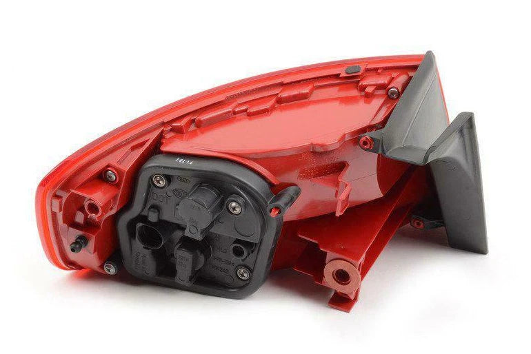 NEW AUDI A4 B8 REAR RIGHT TAILLIGHT 8K5945096AB ORIGINAL