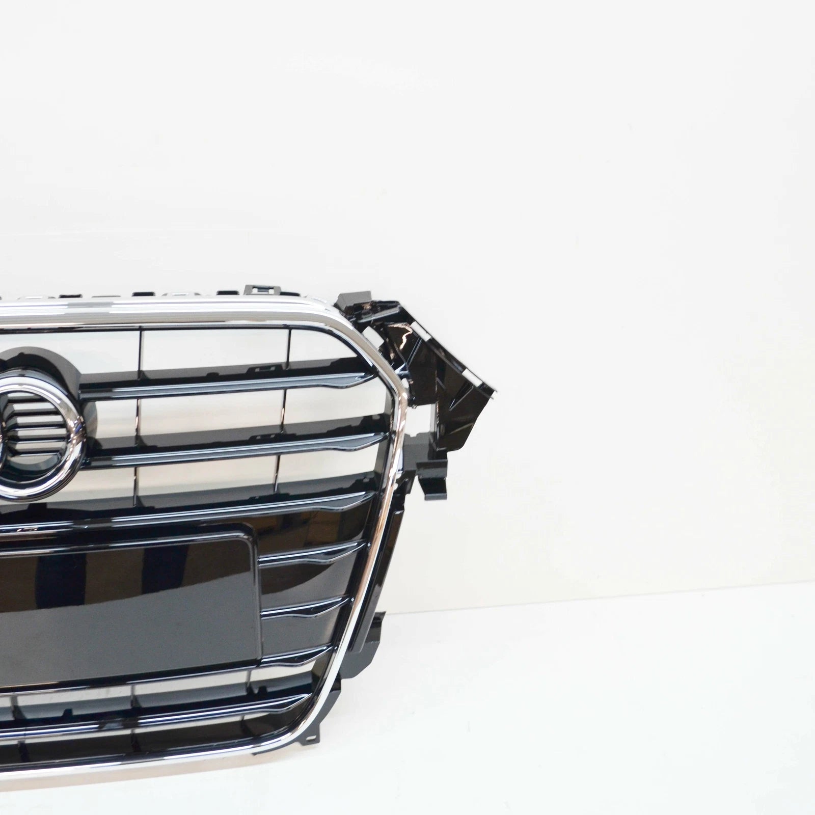 NEW AUDI A4 B8 FRONT BUMPER CENTER GRILLE 8K0853651ET94