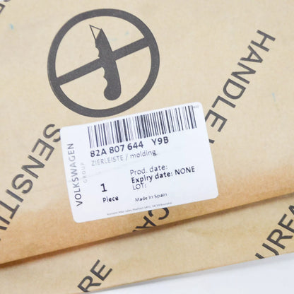 NEW AUDI A1 SPORTBACK GBA REAR BUMPR CENTER TRIM 82A807644Y9B ORIGINAL