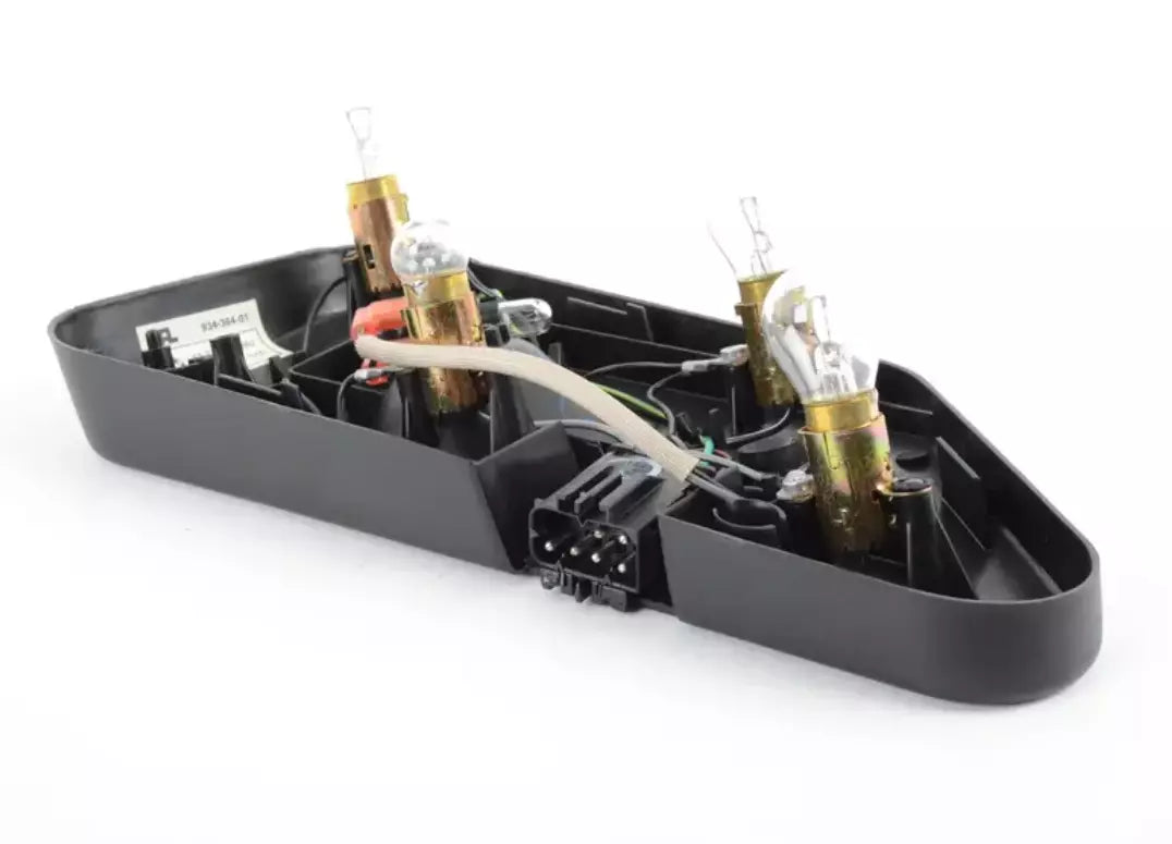 NEW BMW Z3 COUPE E36 REAR RIGHT LIGHT BULB SOCKET 63218389862 8389862 ORIGINAL