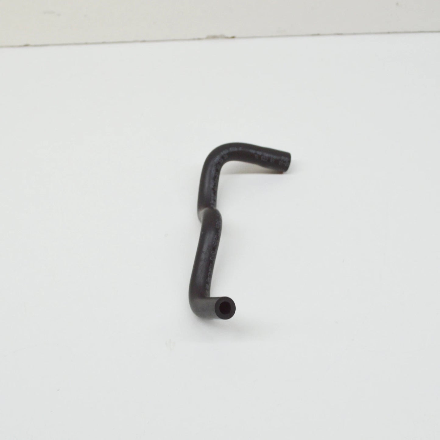 NEW VW GOLF VI 5K MK6 ENGINE VENT HOSE 03C103560F ORIGINAL