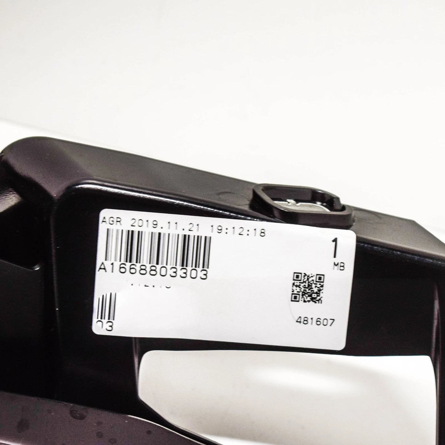 NEW MERCEDES BENZ ML W166 LEFT REAR BUMPER MOUNTING BRACKET A1668803303 ORIGINAL