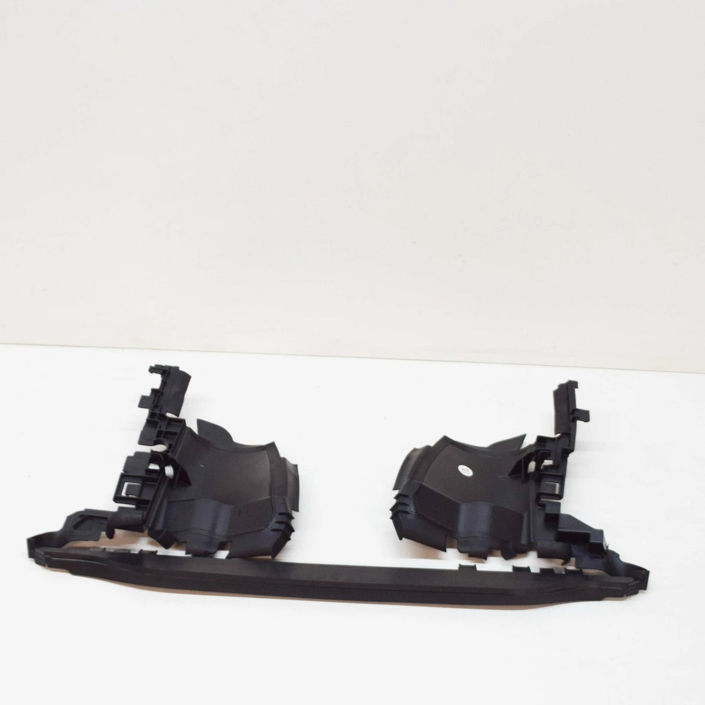 NEW MERCEDES BENZ CLS C218 RADIATOR-UPPER BAFFLE A2185050000