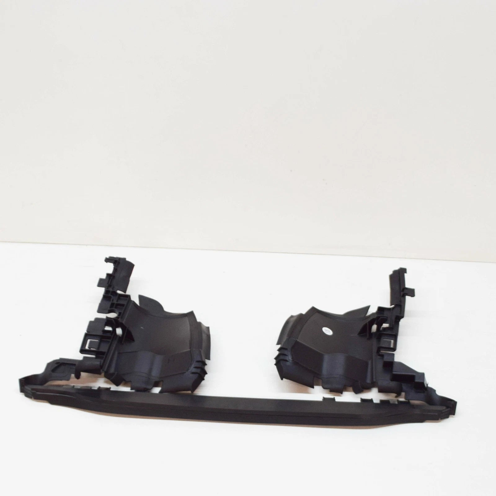 NEW MERCEDES BENZ CLS C218 RADIATOR-UPPER BAFFLE A2185050000