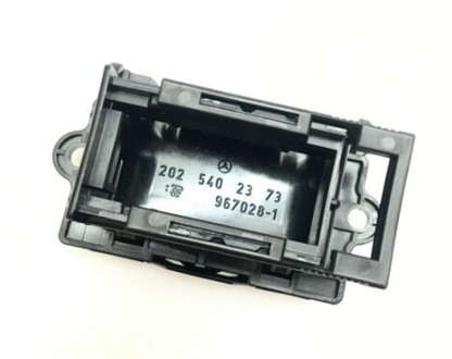 NEW MERCEDES-BENZ CLA C117 DIAGNOSIS PLUG BRACKET A2025402373 ORIGINAL