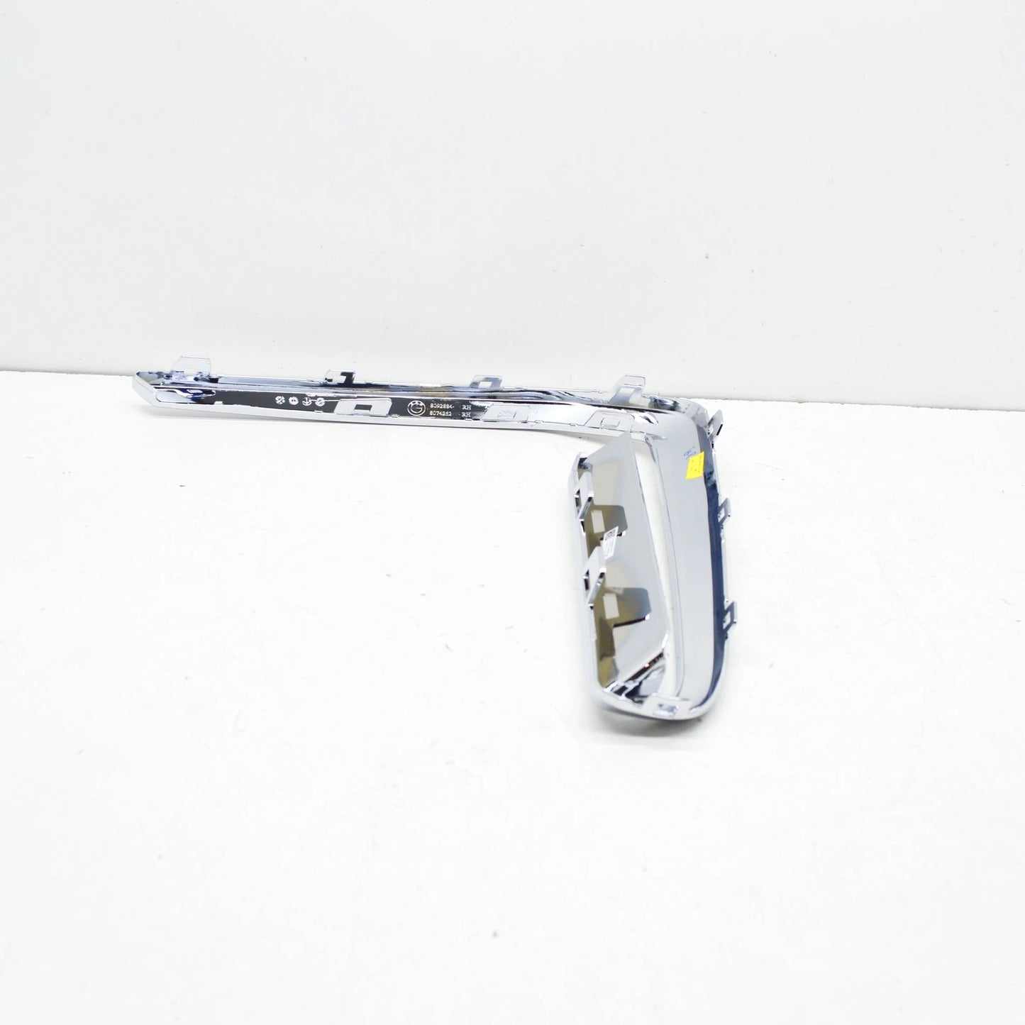 NEW BMW X7 G07 M FRONT BUMPER RIGHT FINISHER 51118745740 ORIGINAL