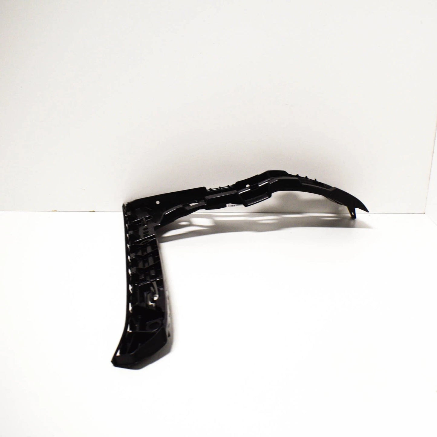 NEW MB C-CLASS W205 REAR BUMPER RIGHT SIDE BRACKET A2058801802