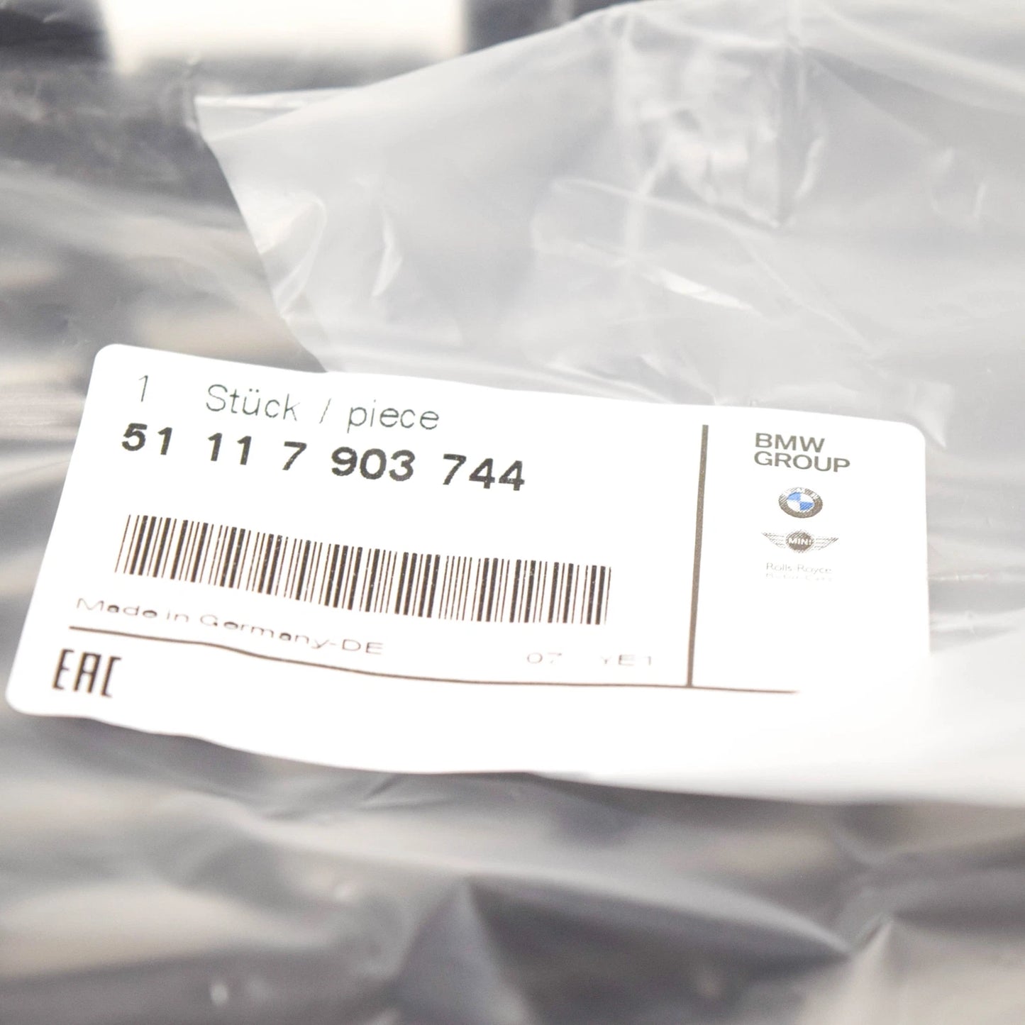 NEW BMW Z4 E89 M FRONT BUMPER LOWER CENTER GRILLE 51117903744 ORIGINAL