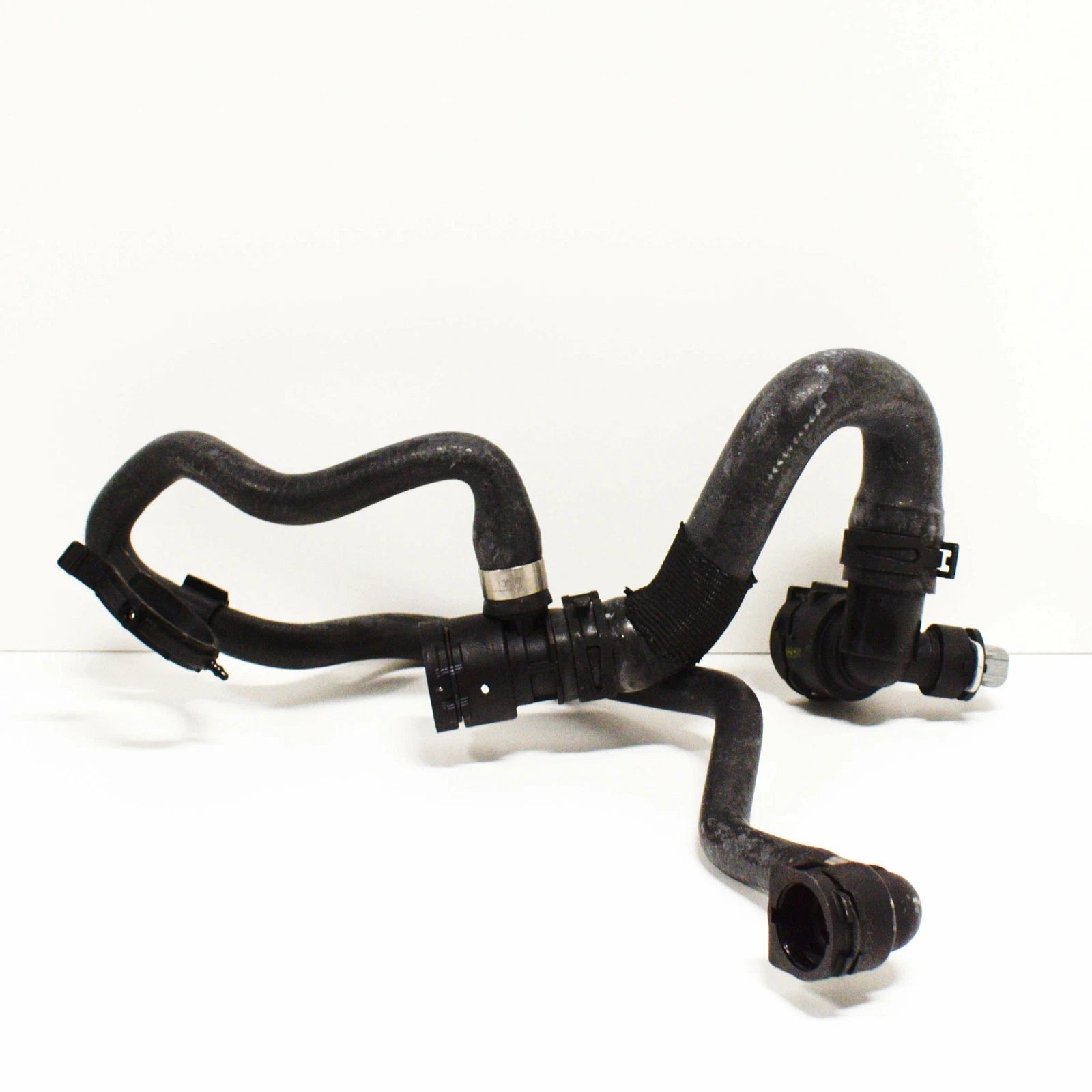 NEW MERCEDES BENZ GLC X253 COOLANT PIPE HOSE A2535011600 ORIGINAL