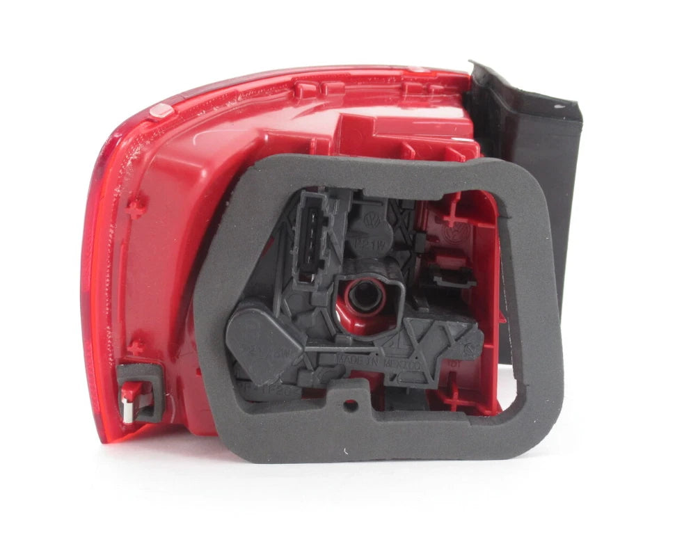 NEW VW JETTA A6 REAR RIGHT OUTER TAILLIGHT 5C6945096D