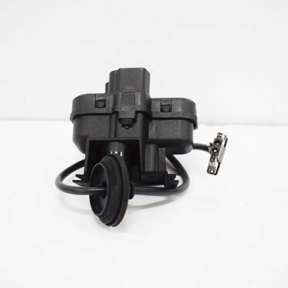 NEW VOLKSWAGEN TIGUAN 5N FUEL DOOR ACTUATOR 5N0810773F + ORIGINAL