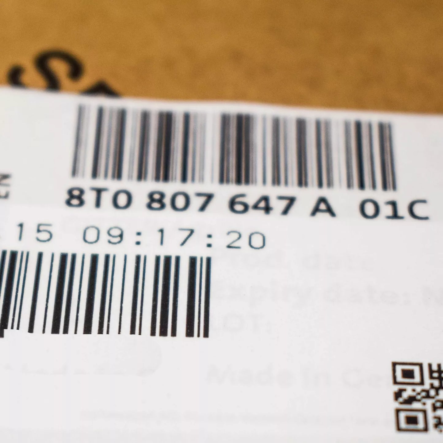 NEW AUDI A5 8T3 FRONT BUMPER LOWER CENTER GRILLE 8T0807647A01C