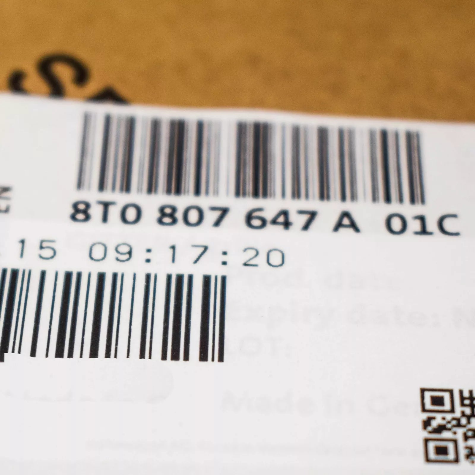 NEW AUDI A5 8T3 FRONT BUMPER LOWER CENTER GRILLE 8T0807647A01C