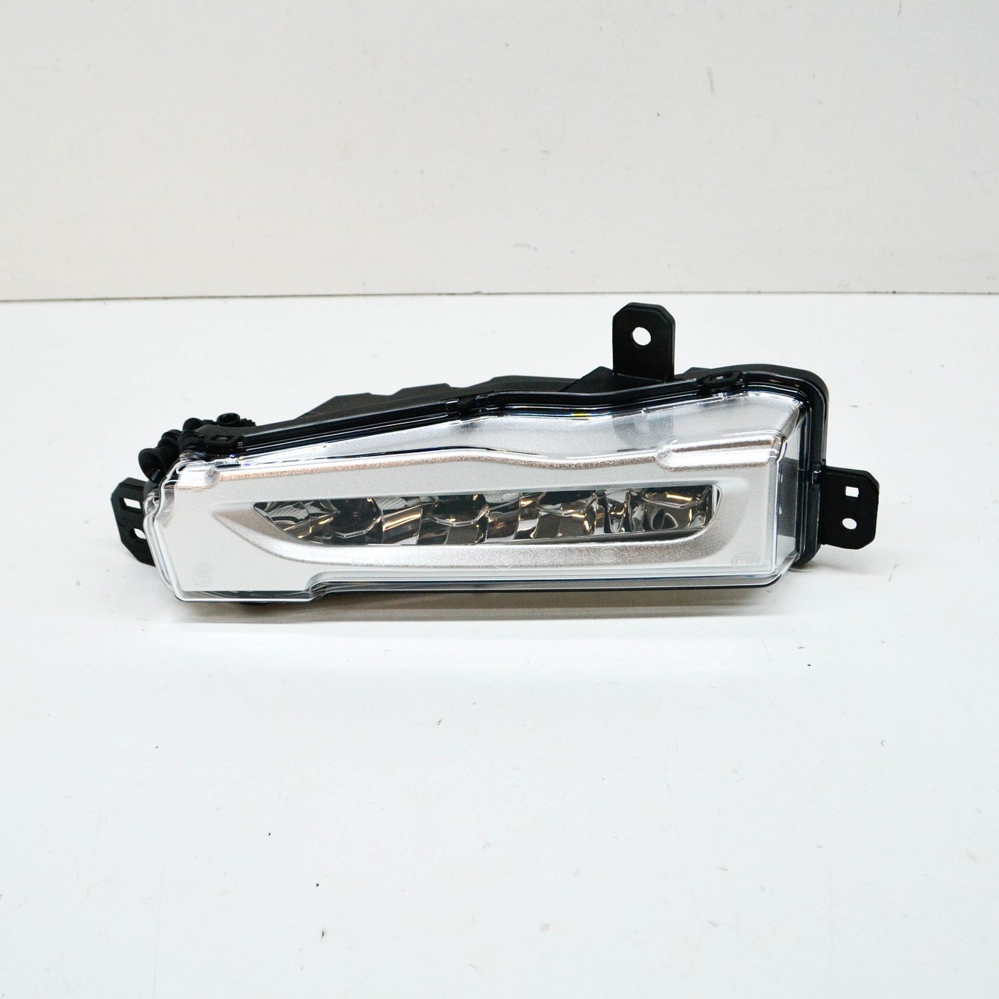 new bmw x5 g05 front right fog light 7406366 63177406366 original