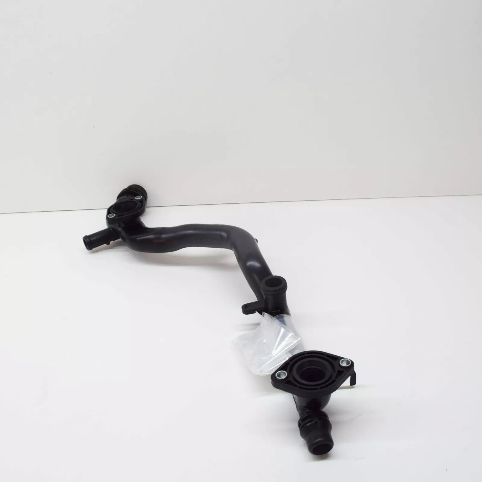 NEW AUDI Q7 4L ENGINE COOLANT PIPE 06E121045BD