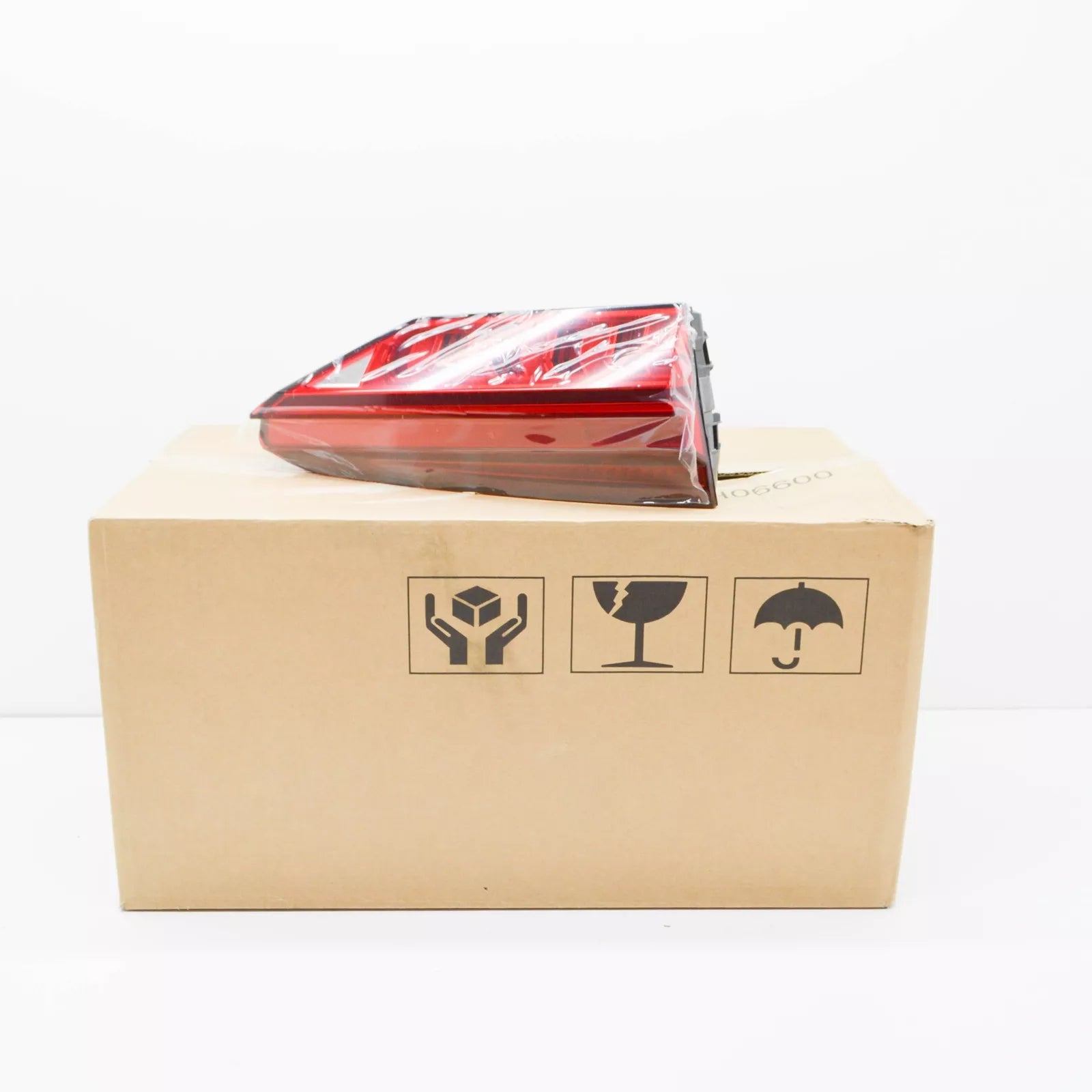 NEW AUDI A6 C8 REAR LEFT SIDE TAILGATE TAILLIGHT 4K5945093C ORIGINAL