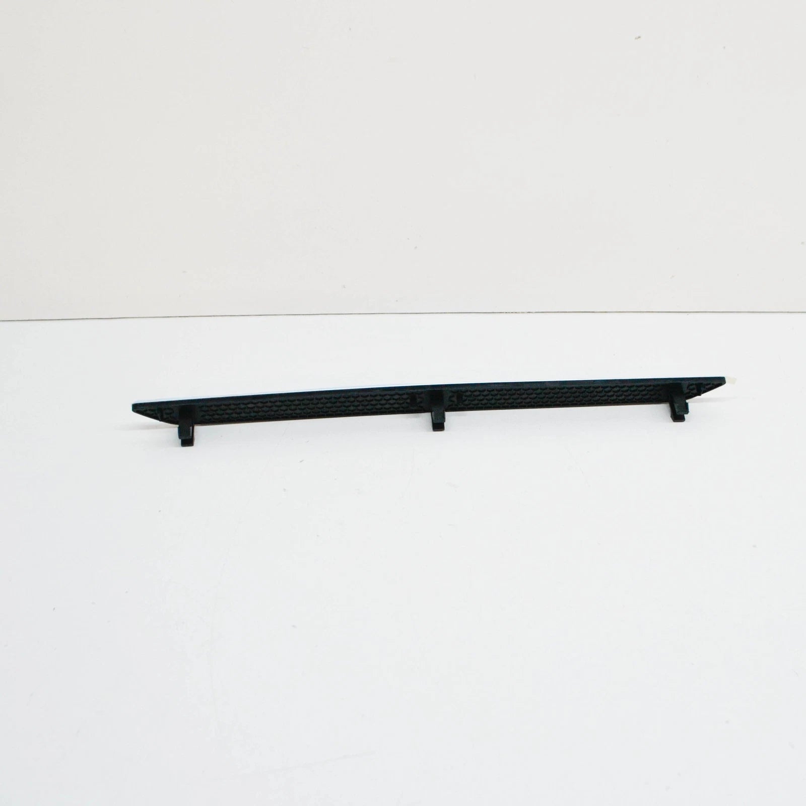 NEW BMW X5 F15 FRONT DOOR ENTRANCE INSERT 51477370423 7370423 ORIGINAL