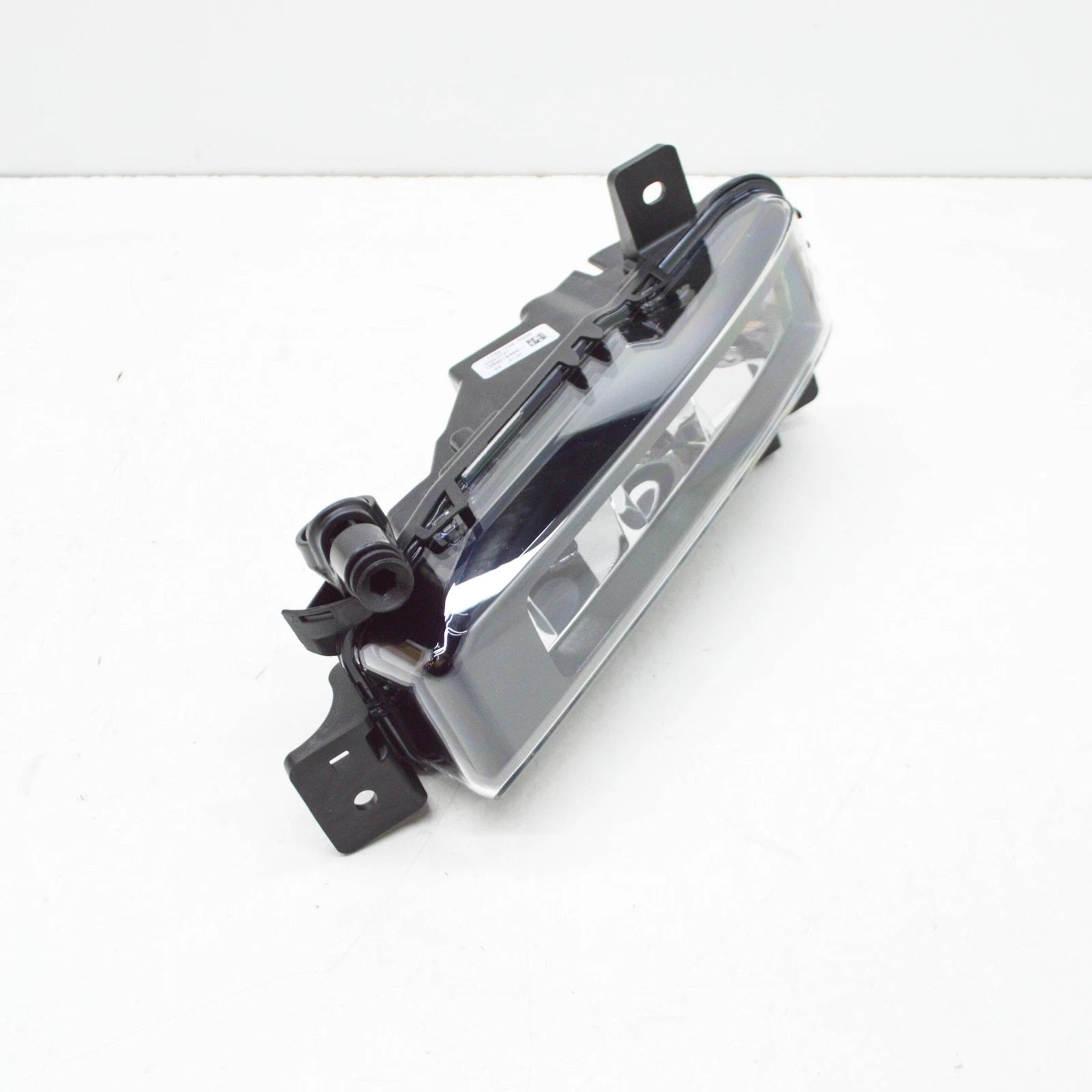 NEW BMW 1 F40 FRONT RIGHT LED FOG LIGH T63177471082