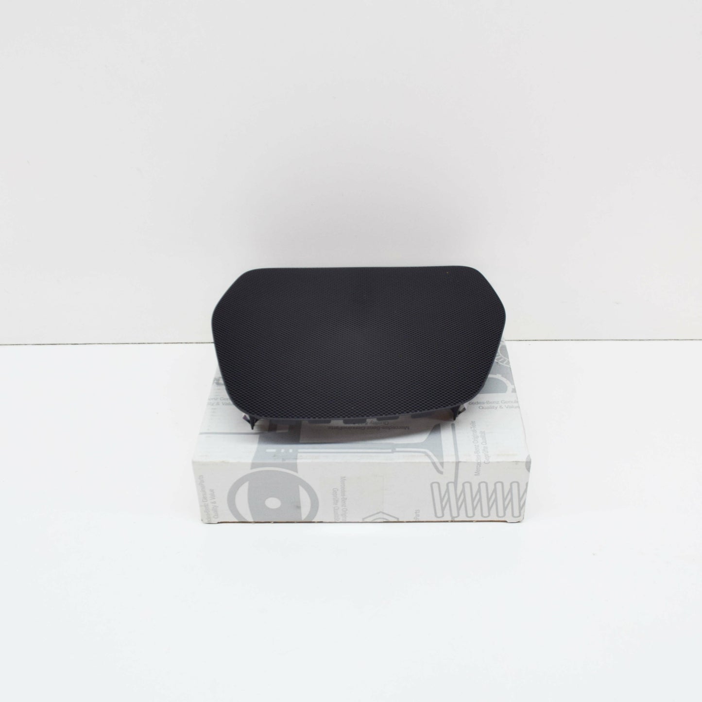 new mercedes-benz c w205 dash central loudspeaker cover a20568016079051 original