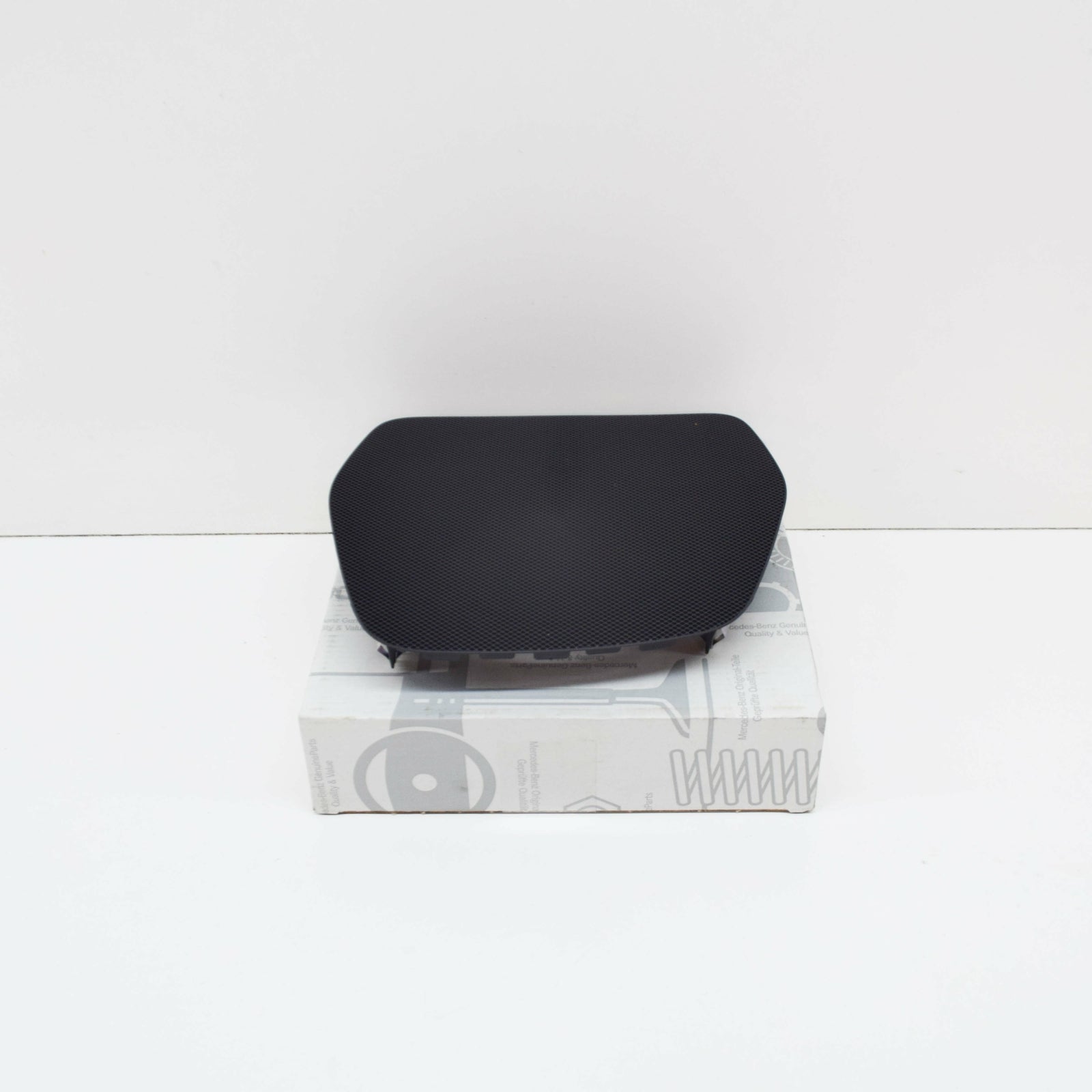 new mercedes-benz c w205 dash central loudspeaker cover a20568016079051 original